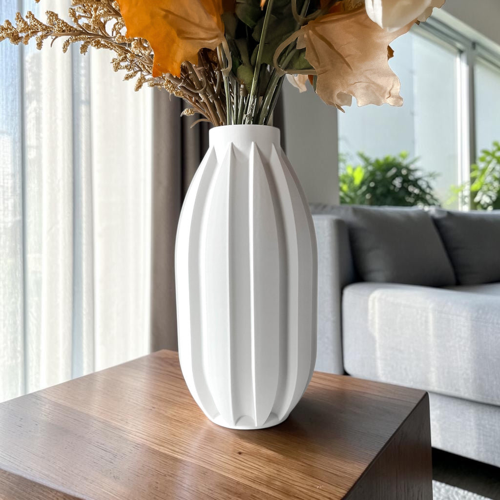 Akin Vase