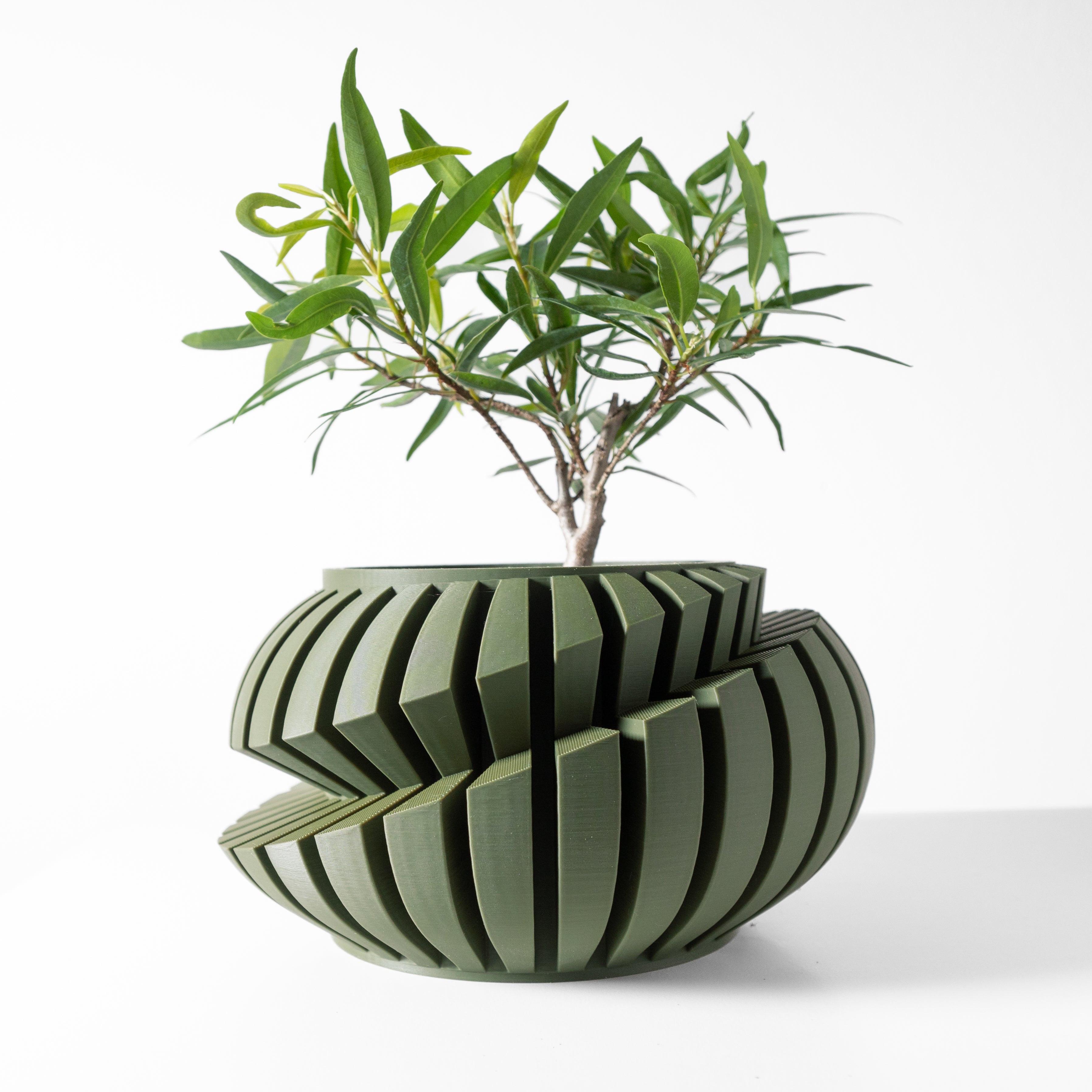 Luxira Planter Pot