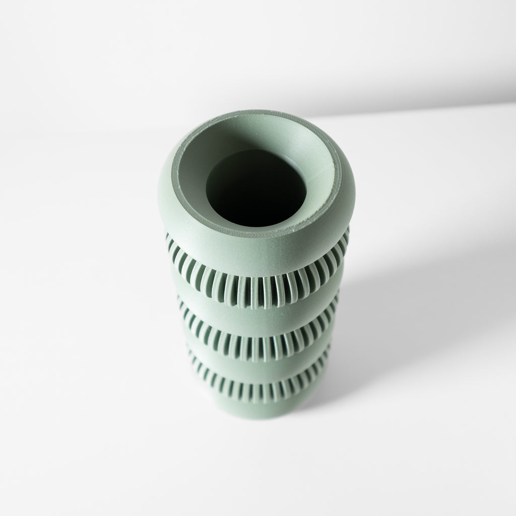 Jino Vase