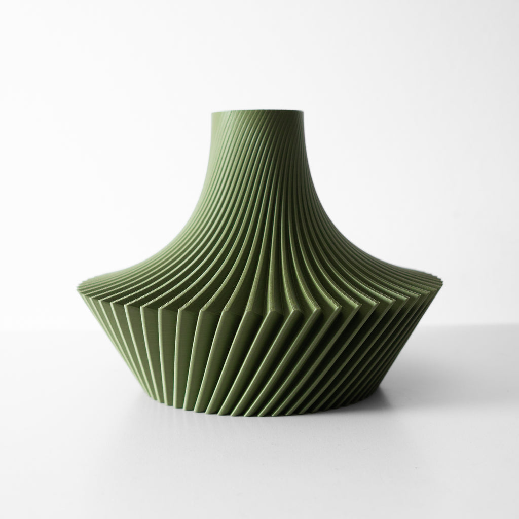 Kitan Short Vase