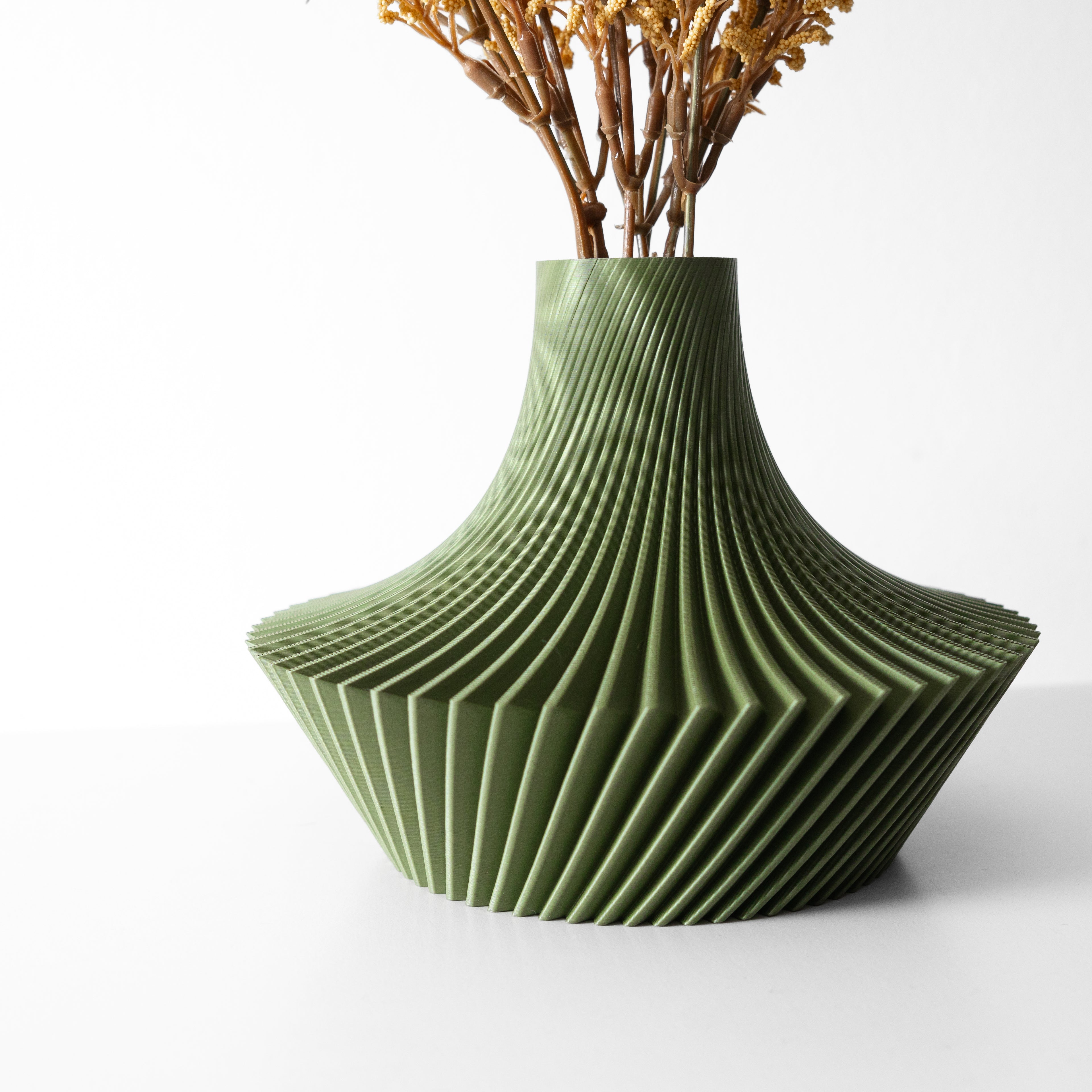 Kitan Short Vase