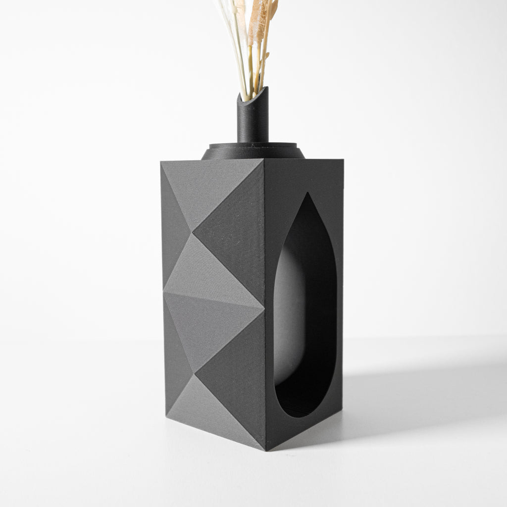 Lati Vase