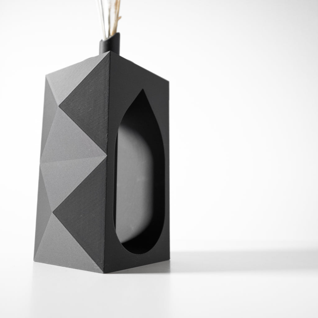 Lati Vase