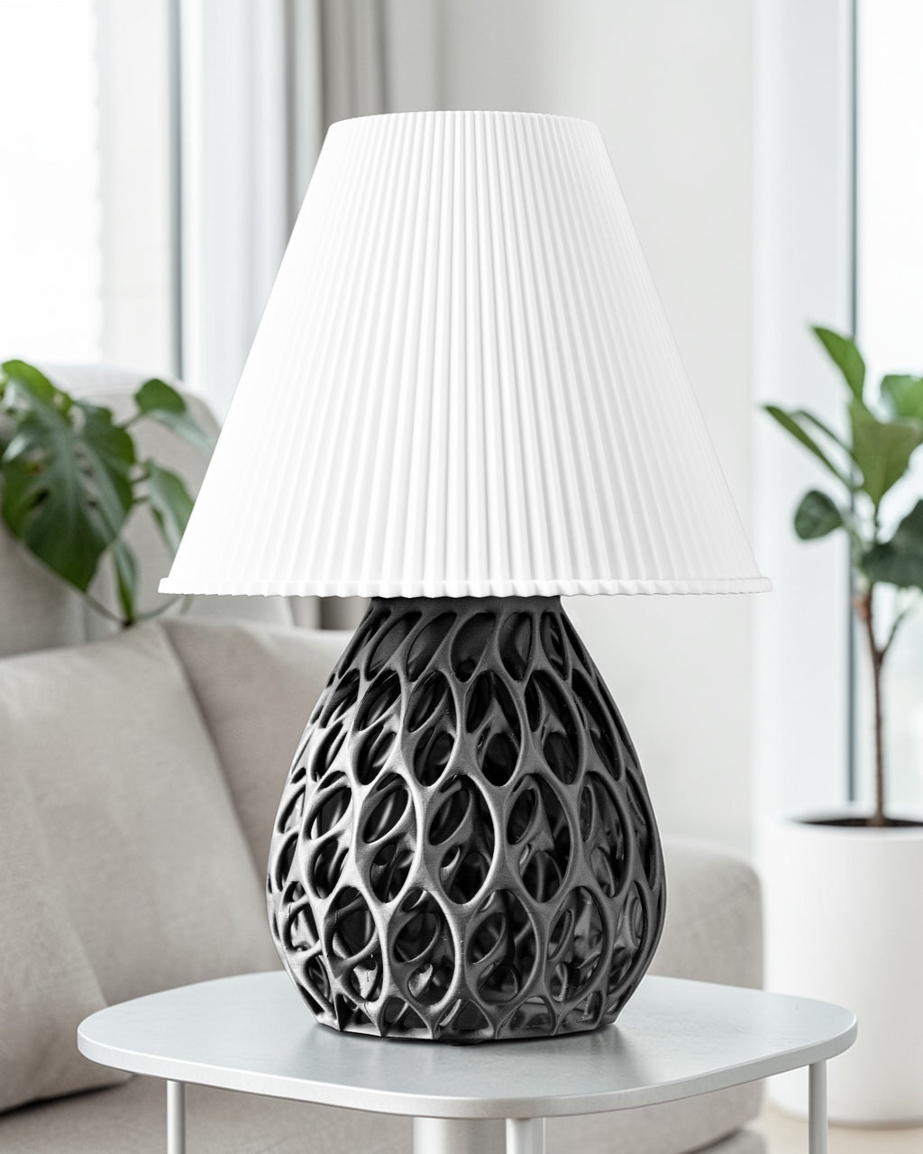 The Invader Table Lamp 02