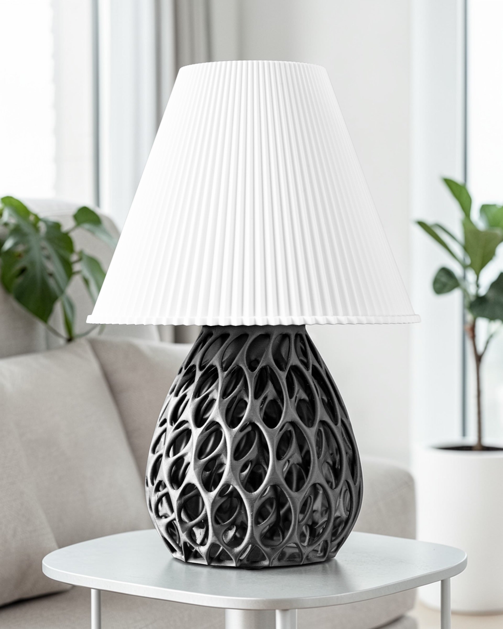 The Invader Table Lamp 02