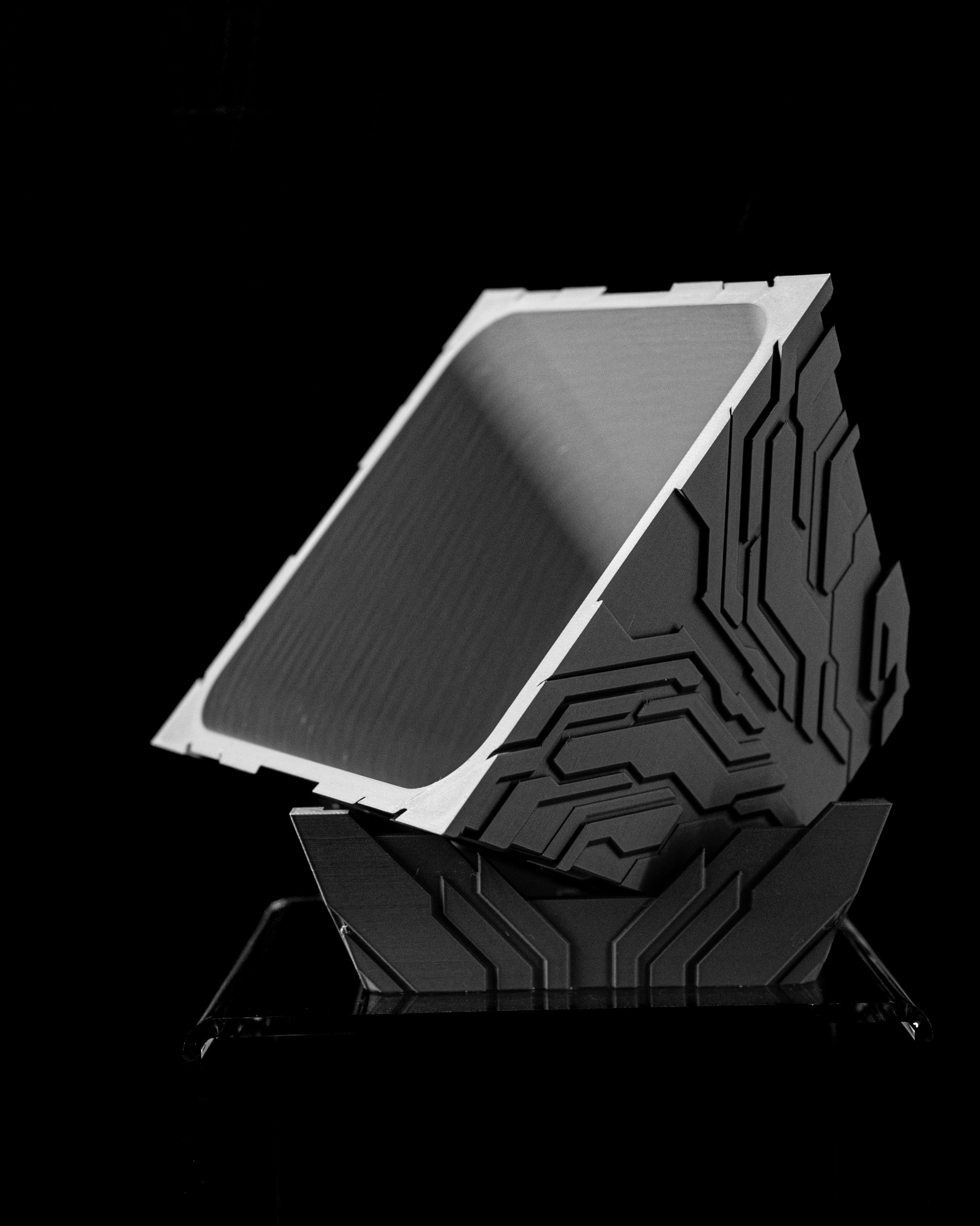 Uplink Planter Pot