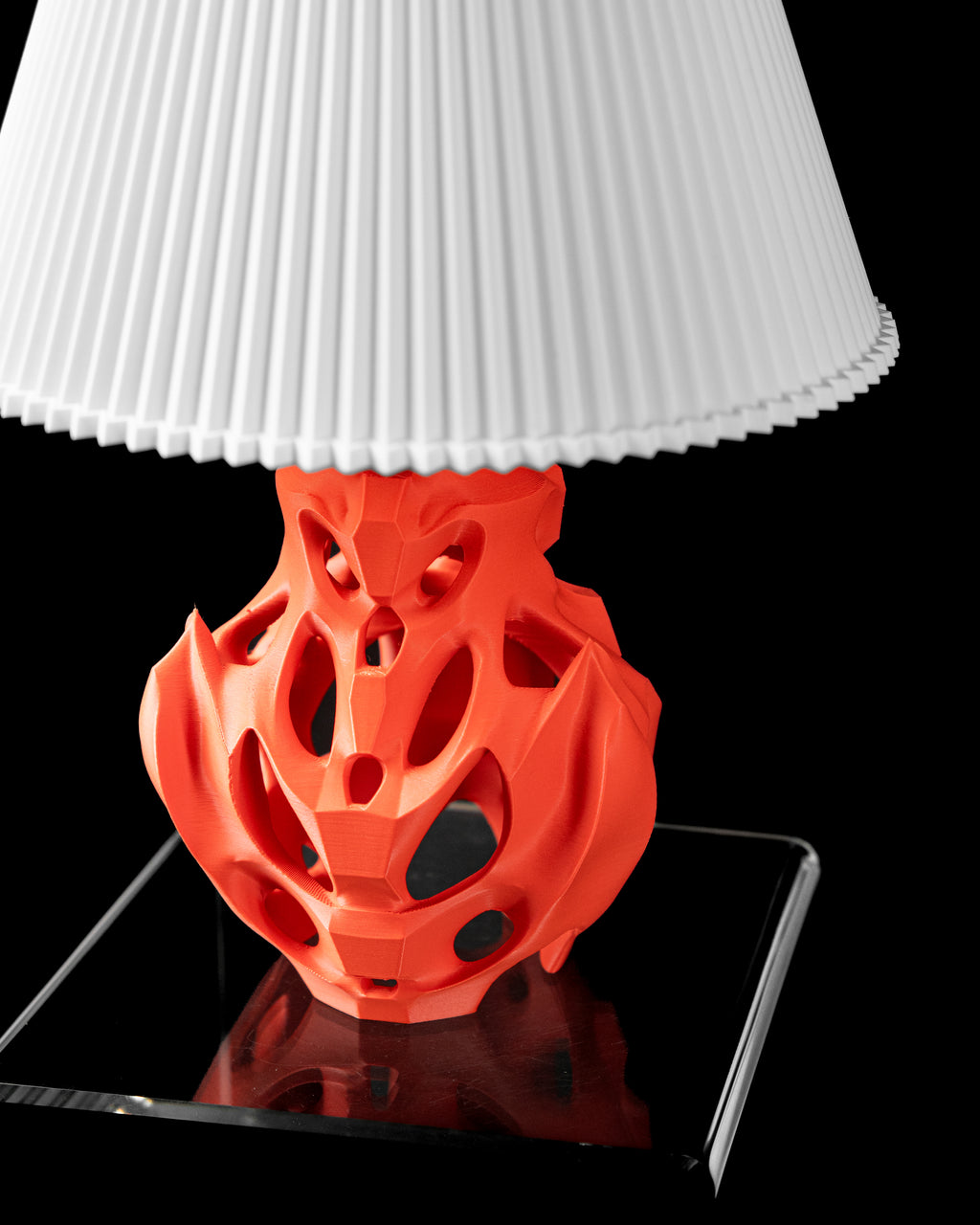 The Flutter Table Lamp 02