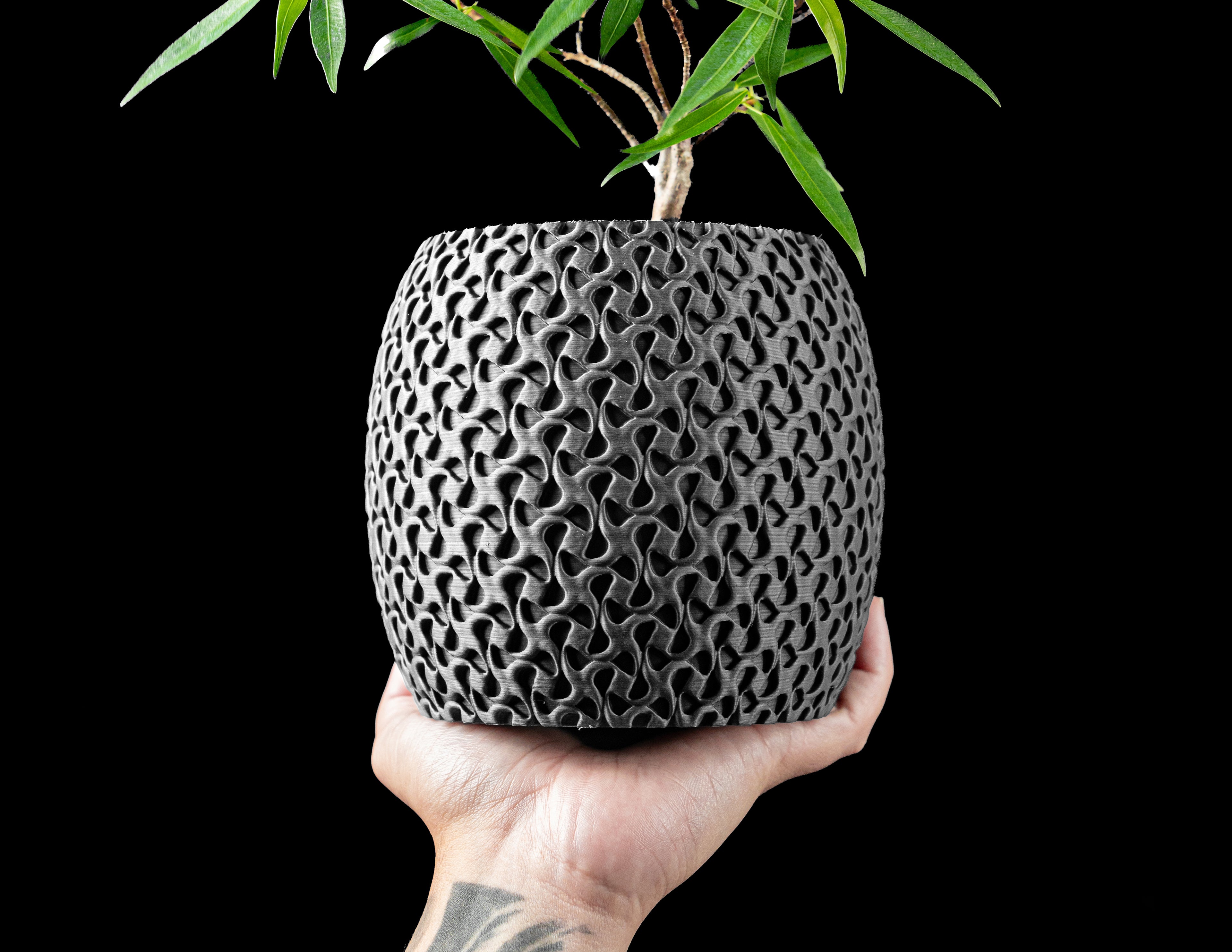 Ringa Planter Pot