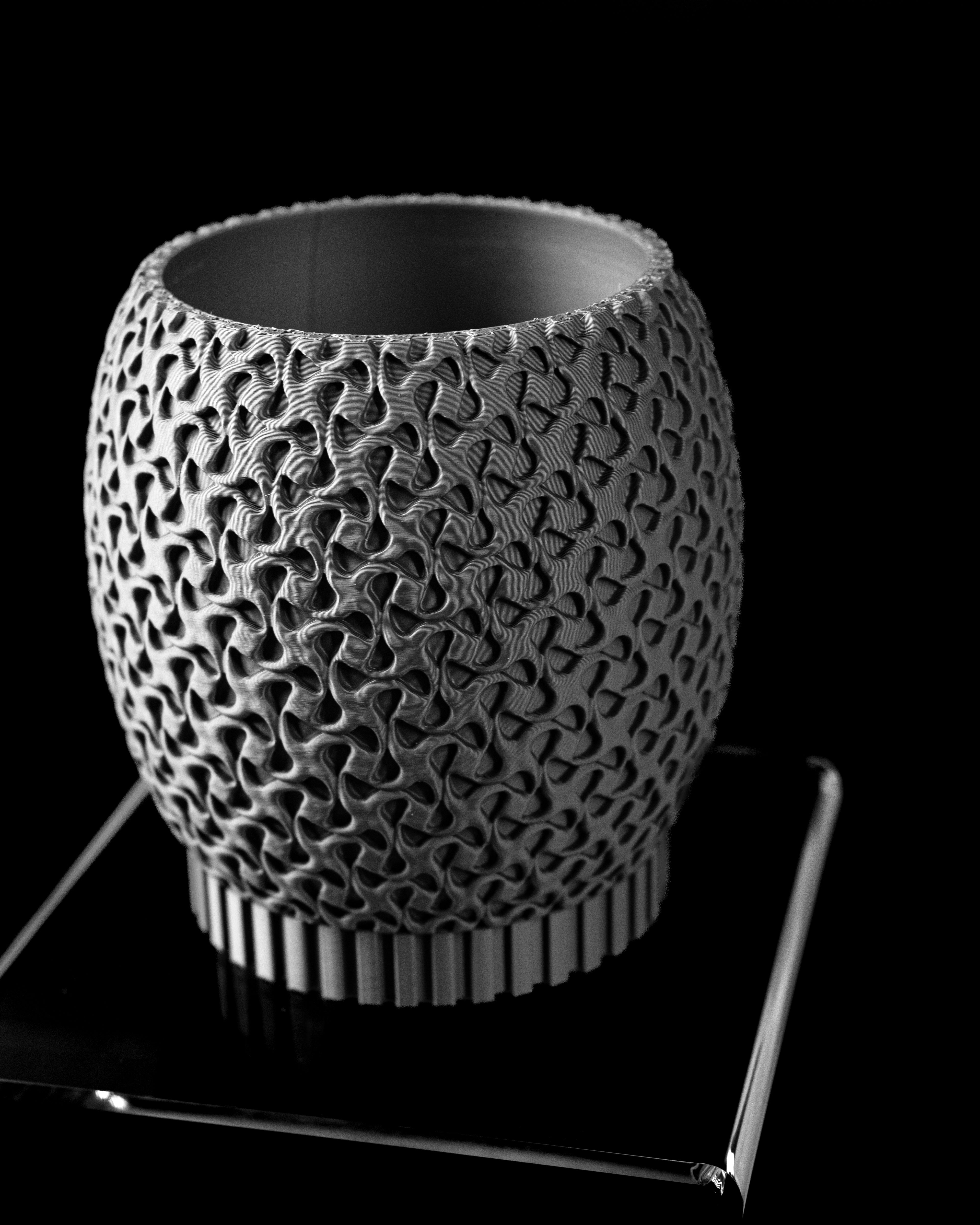 Ringa Planter Pot