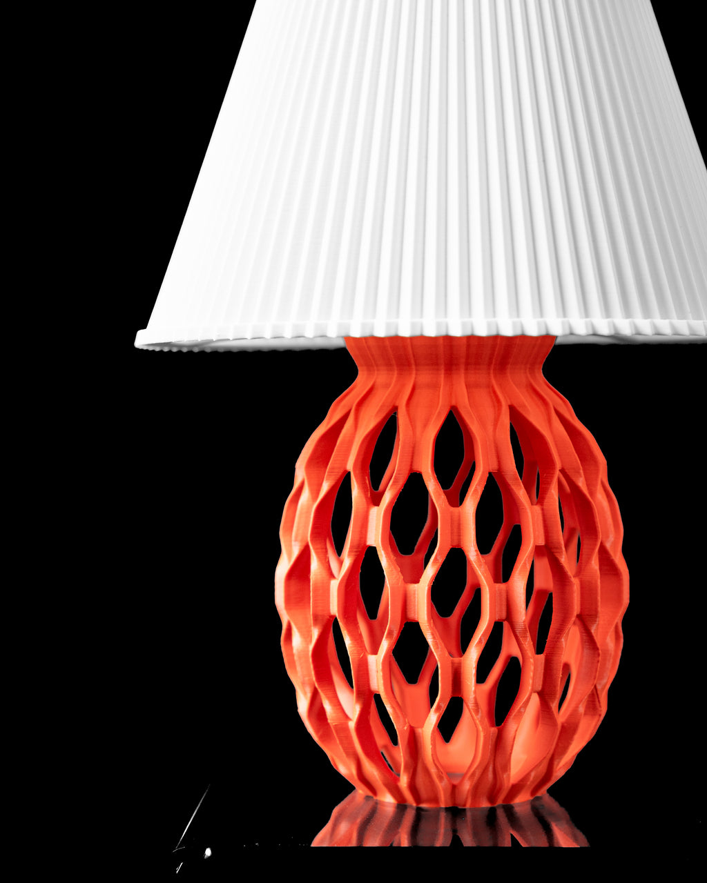 The Chain Table Lamp