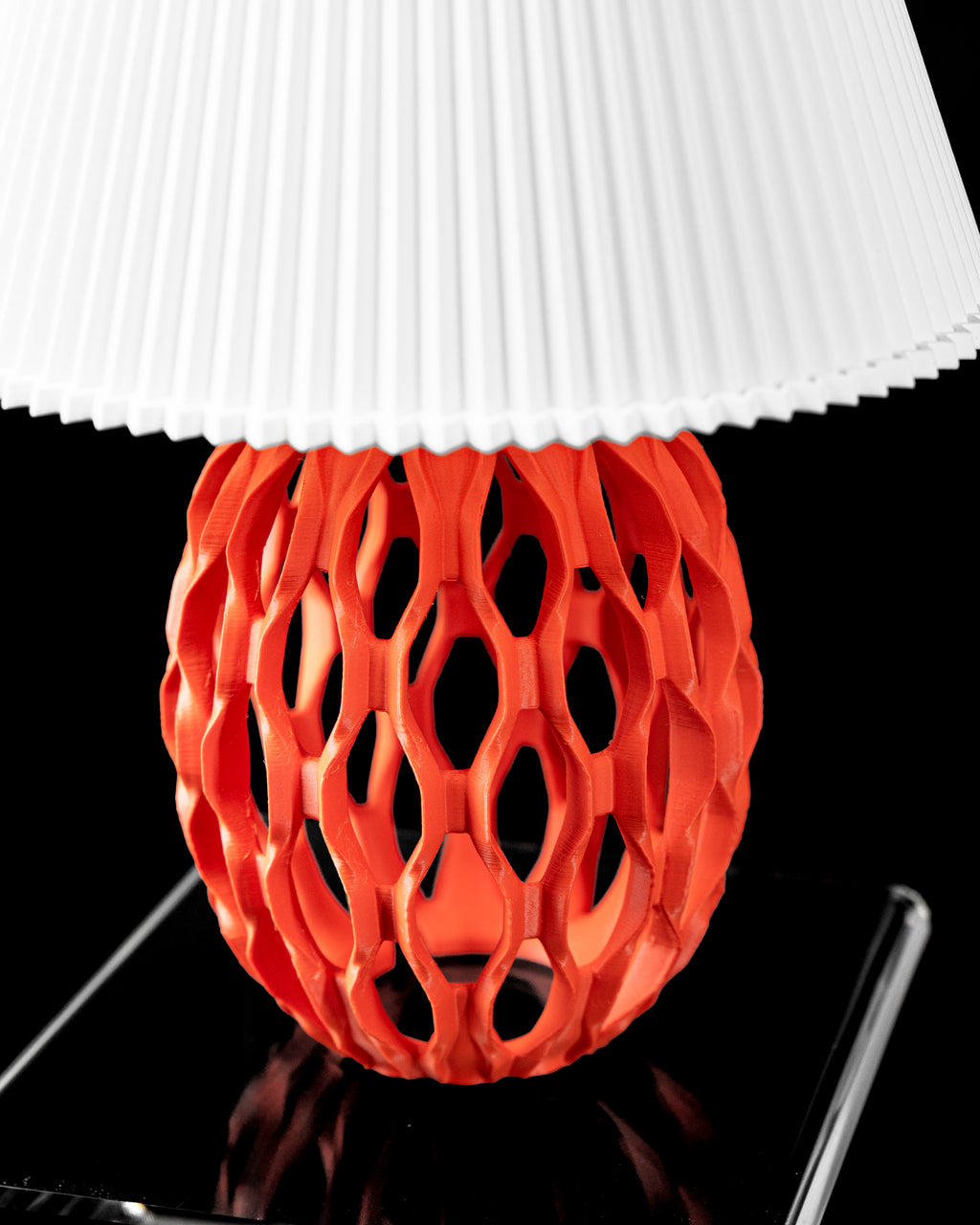 The Chain Table Lamp