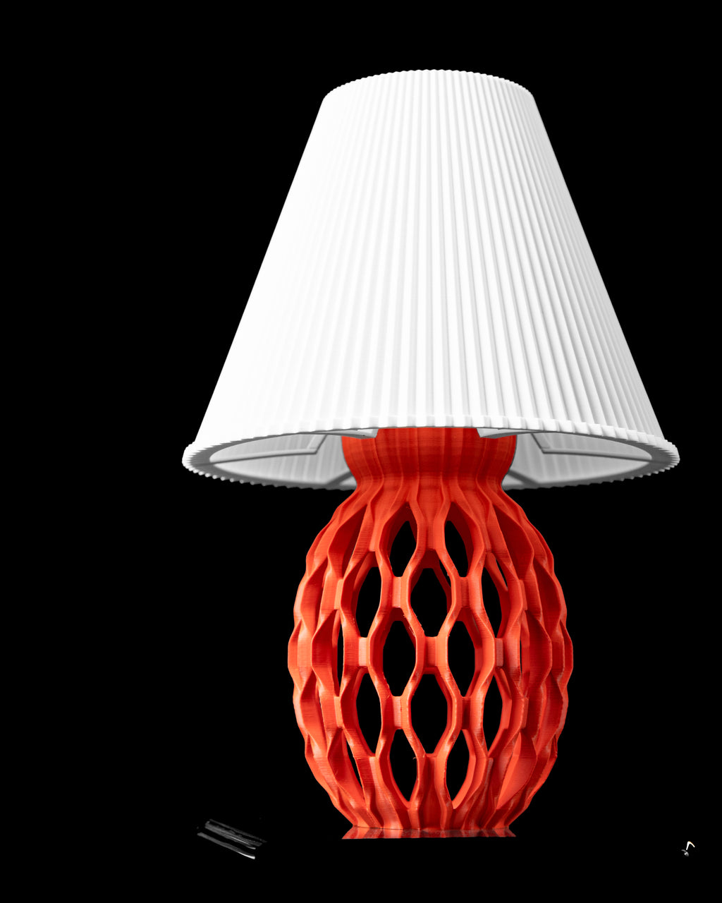 The Chain Table Lamp