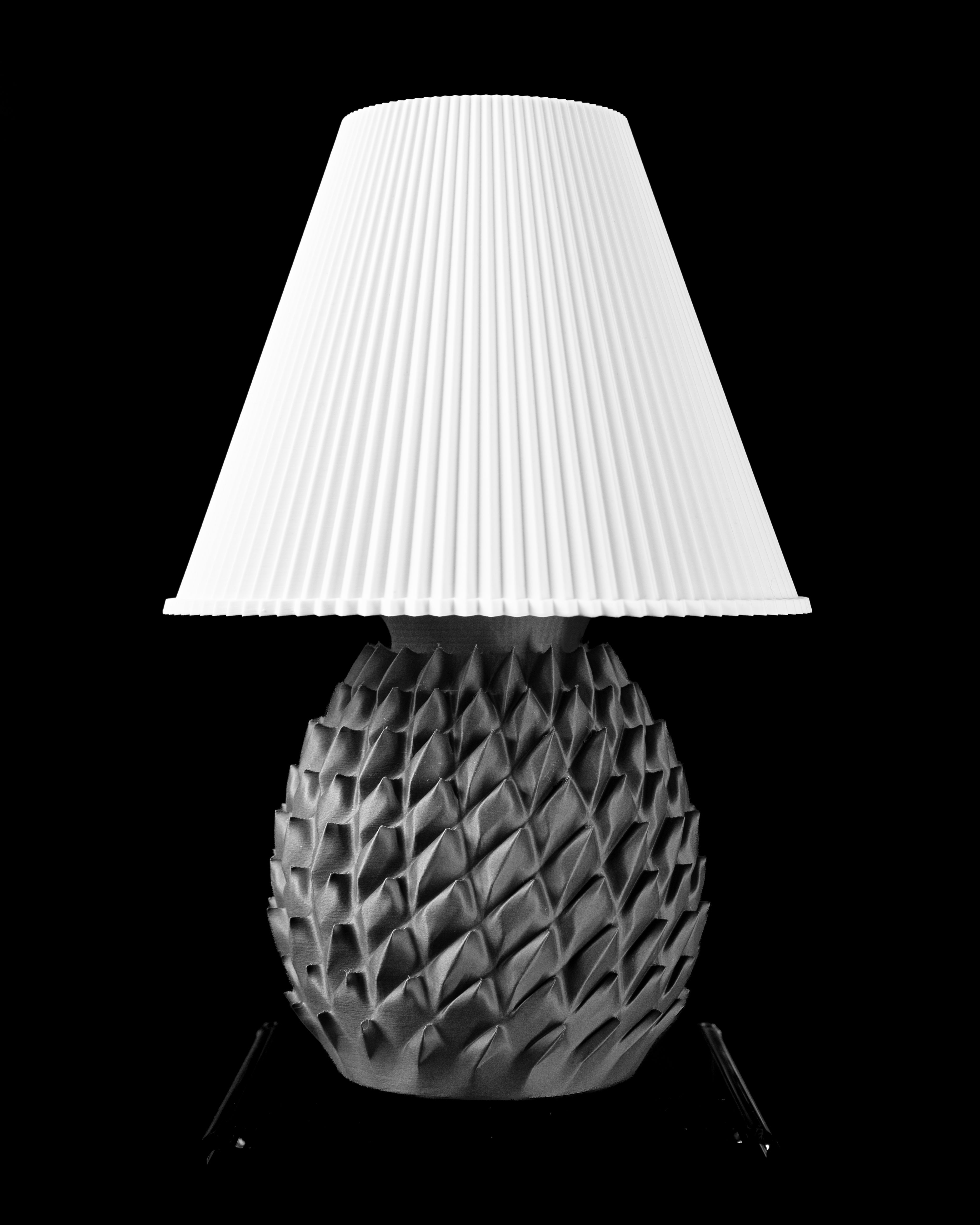 The Pine Table Lamp