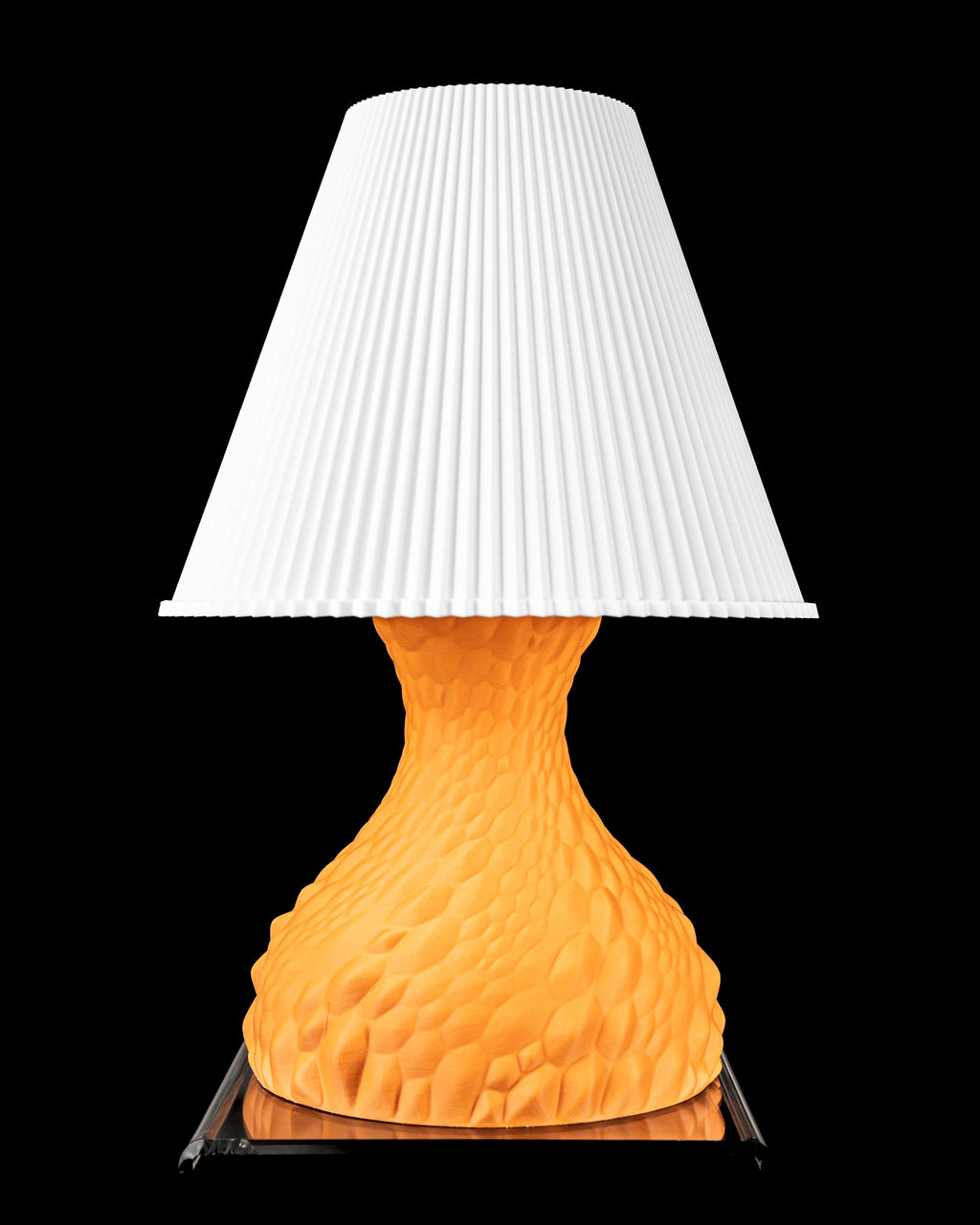 The Gato Table Lamp