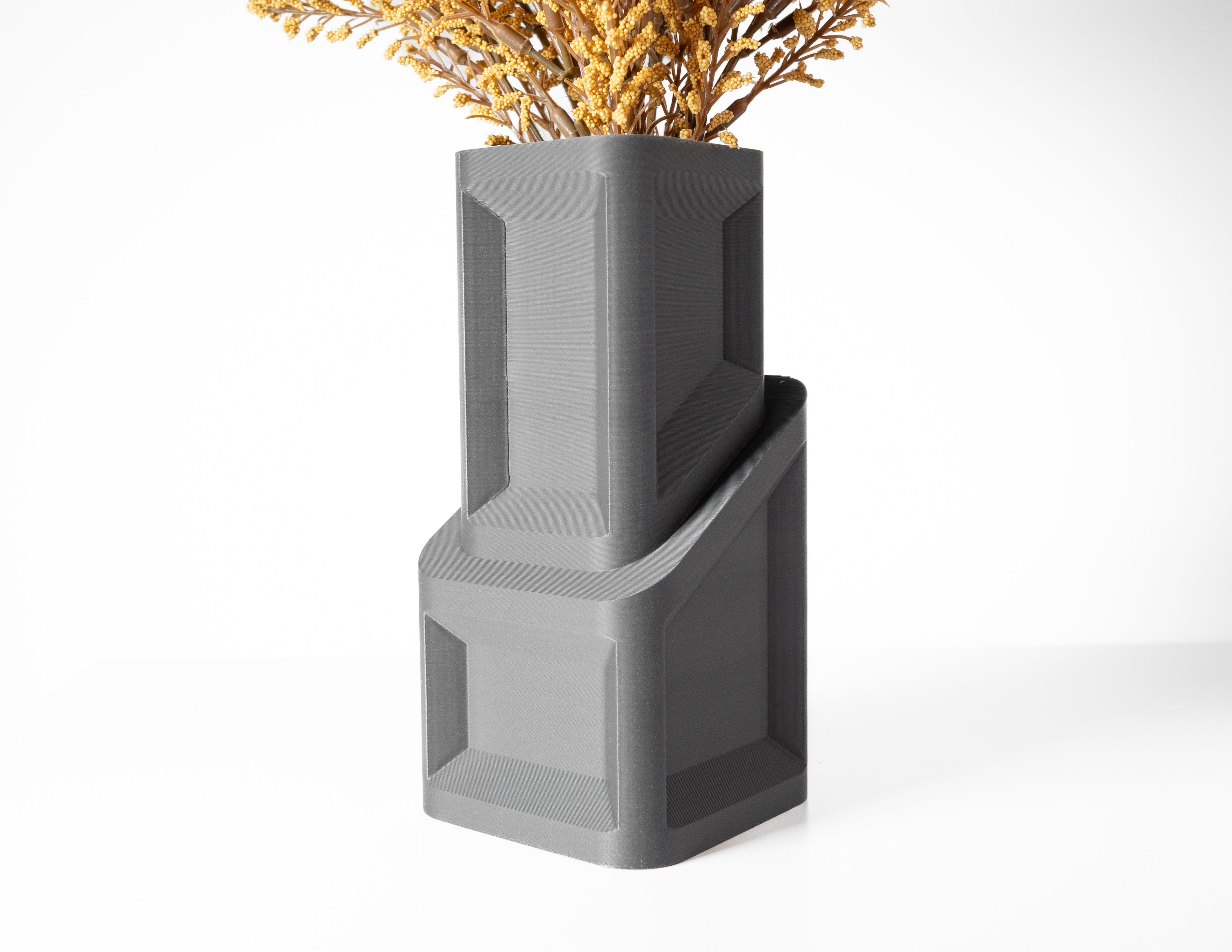 Cano Vase