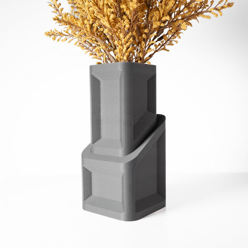 Cano Vase