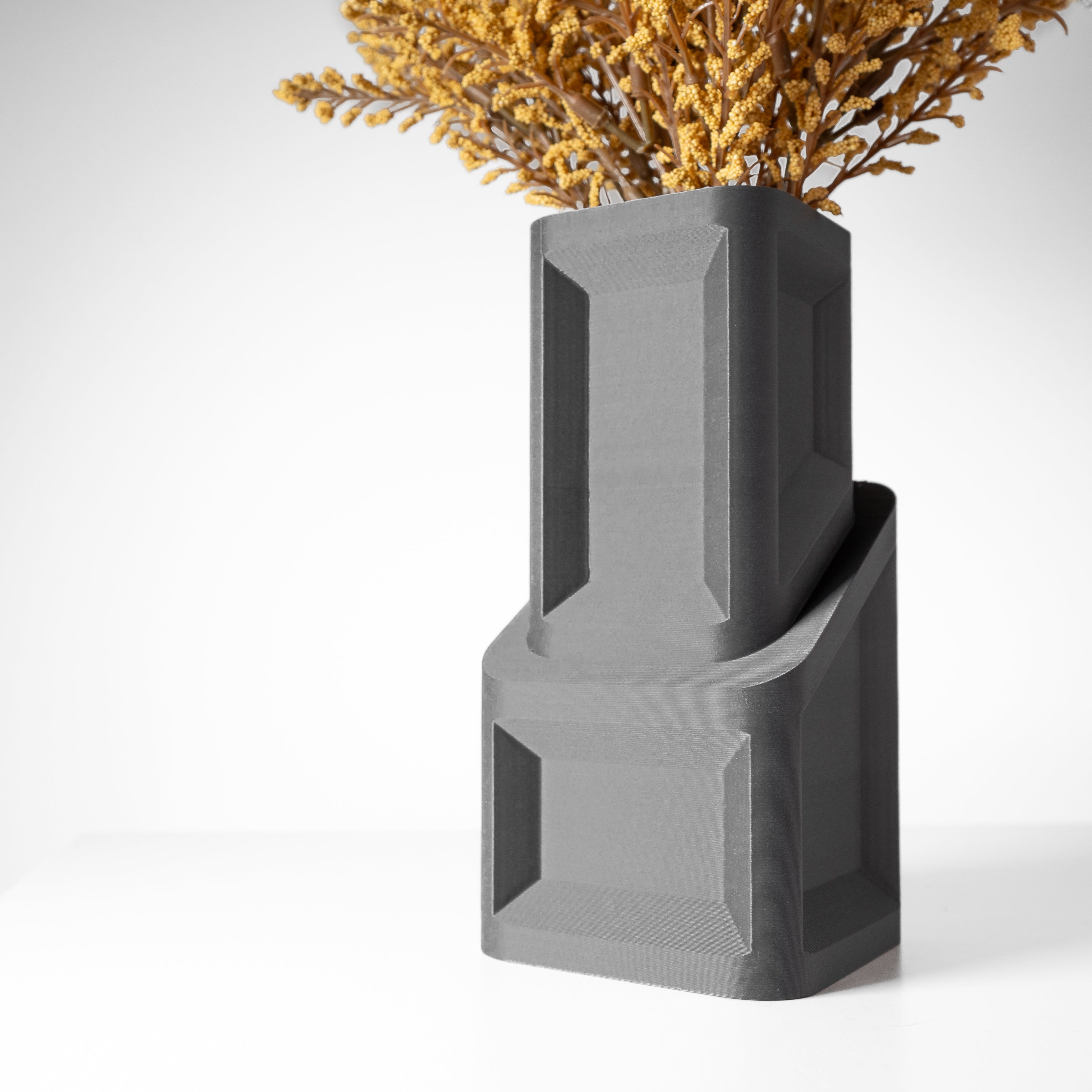 Cano Vase
