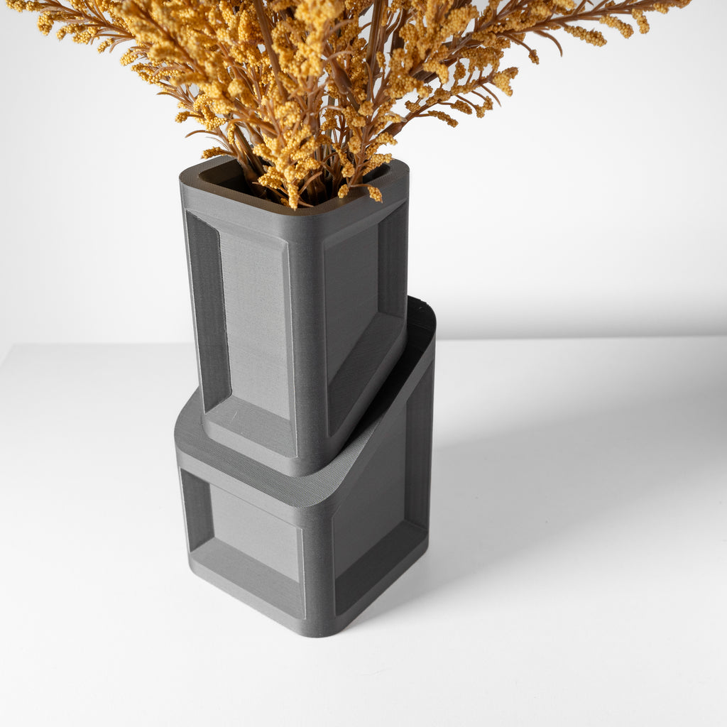 Cano Vase
