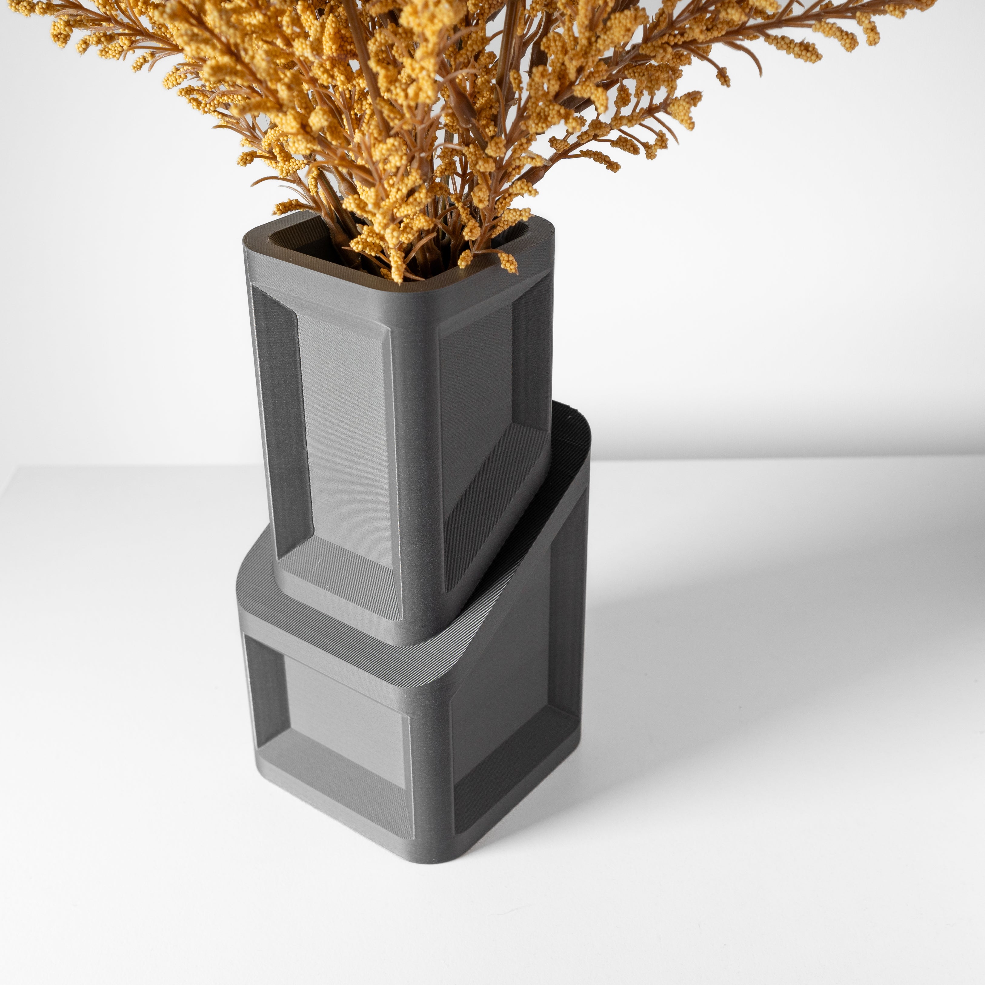 Cano Vase