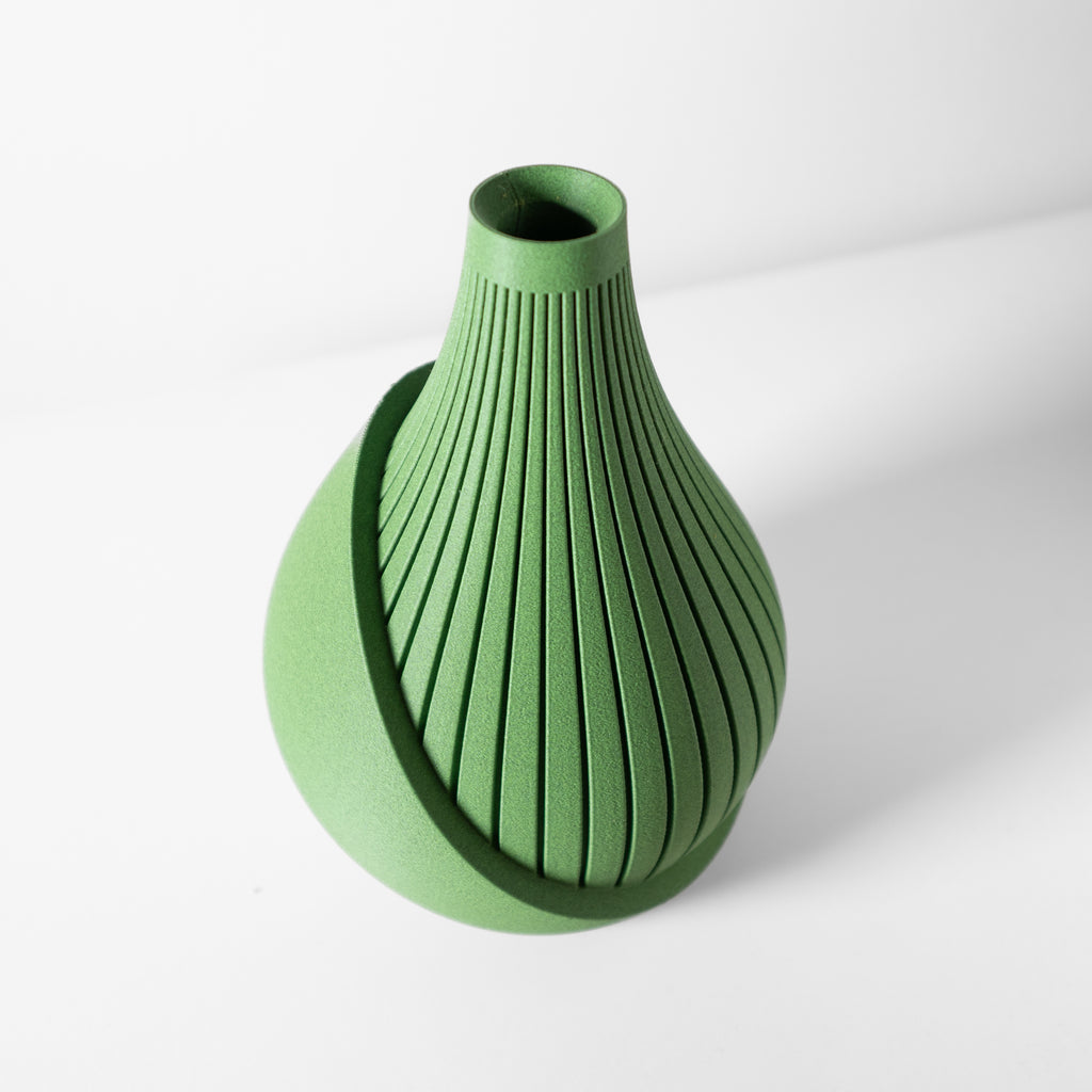 Yovi Vase