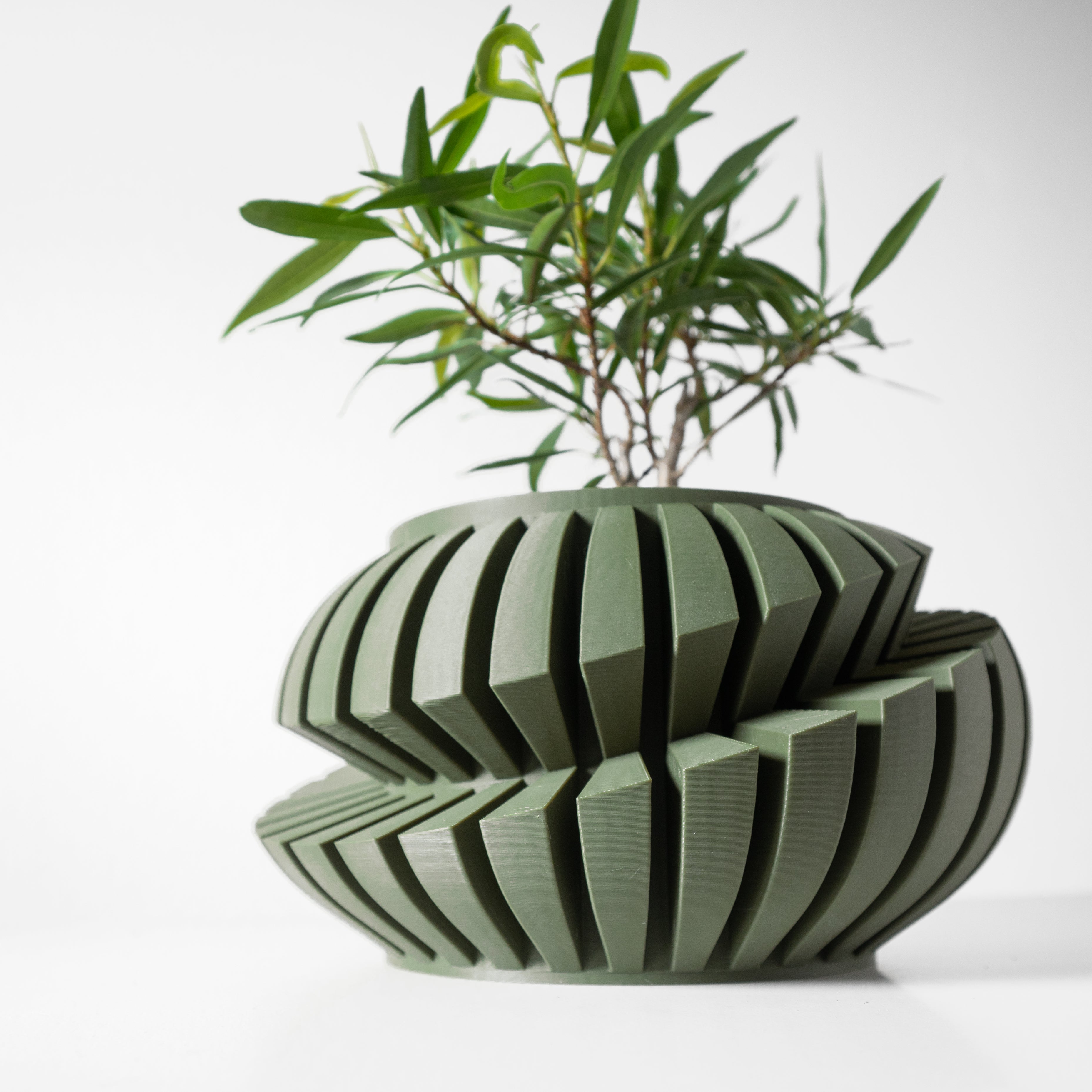Luxira Planter Pot