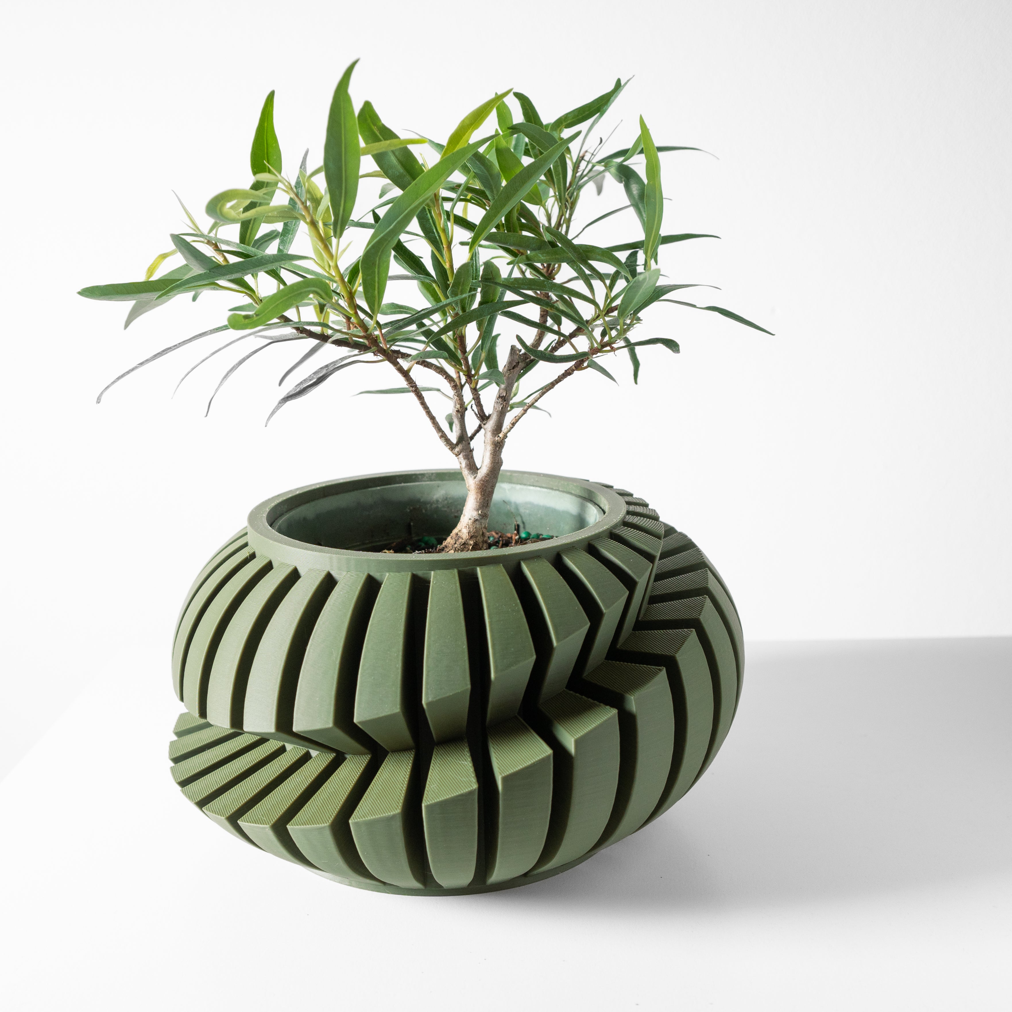 Luxira Planter Pot