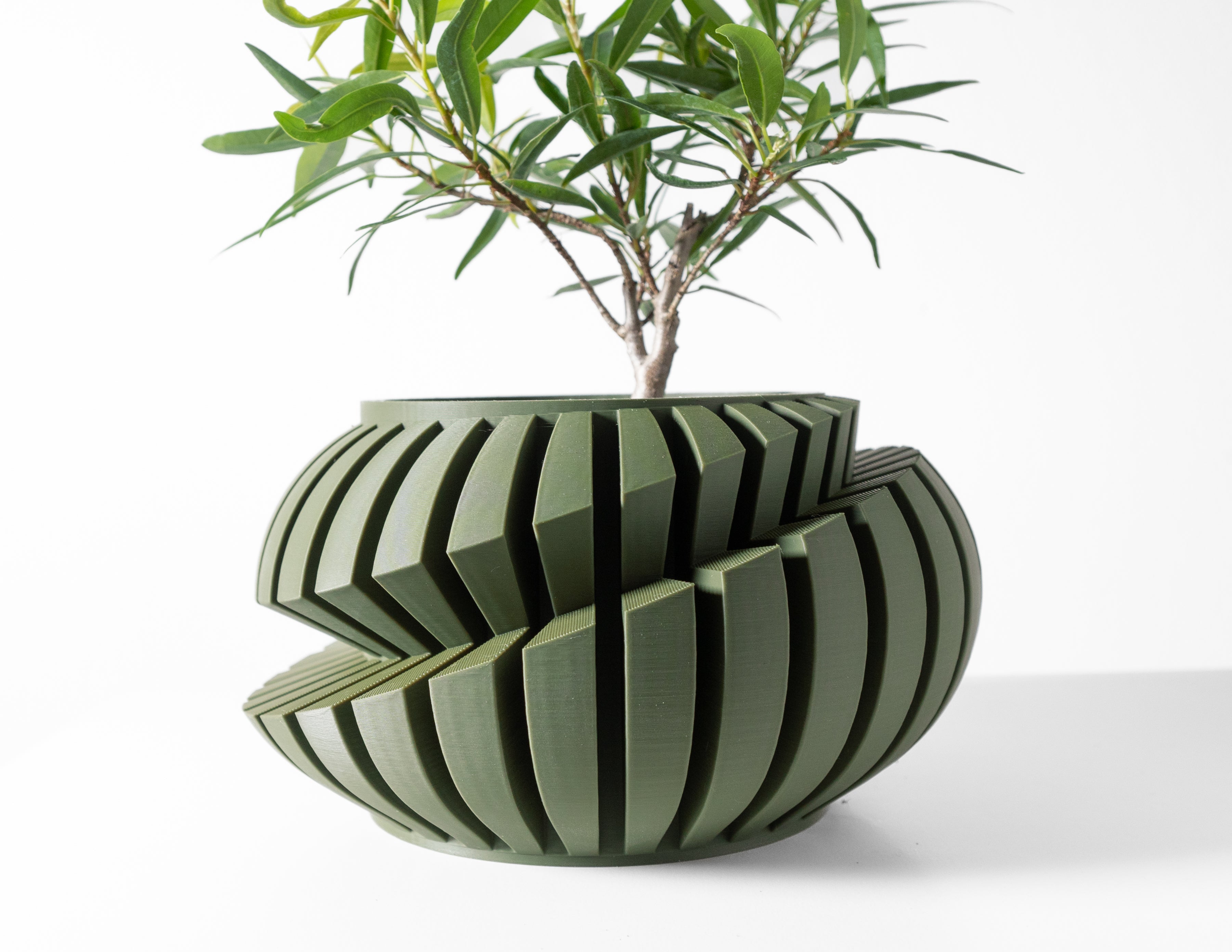 Luxira Planter Pot
