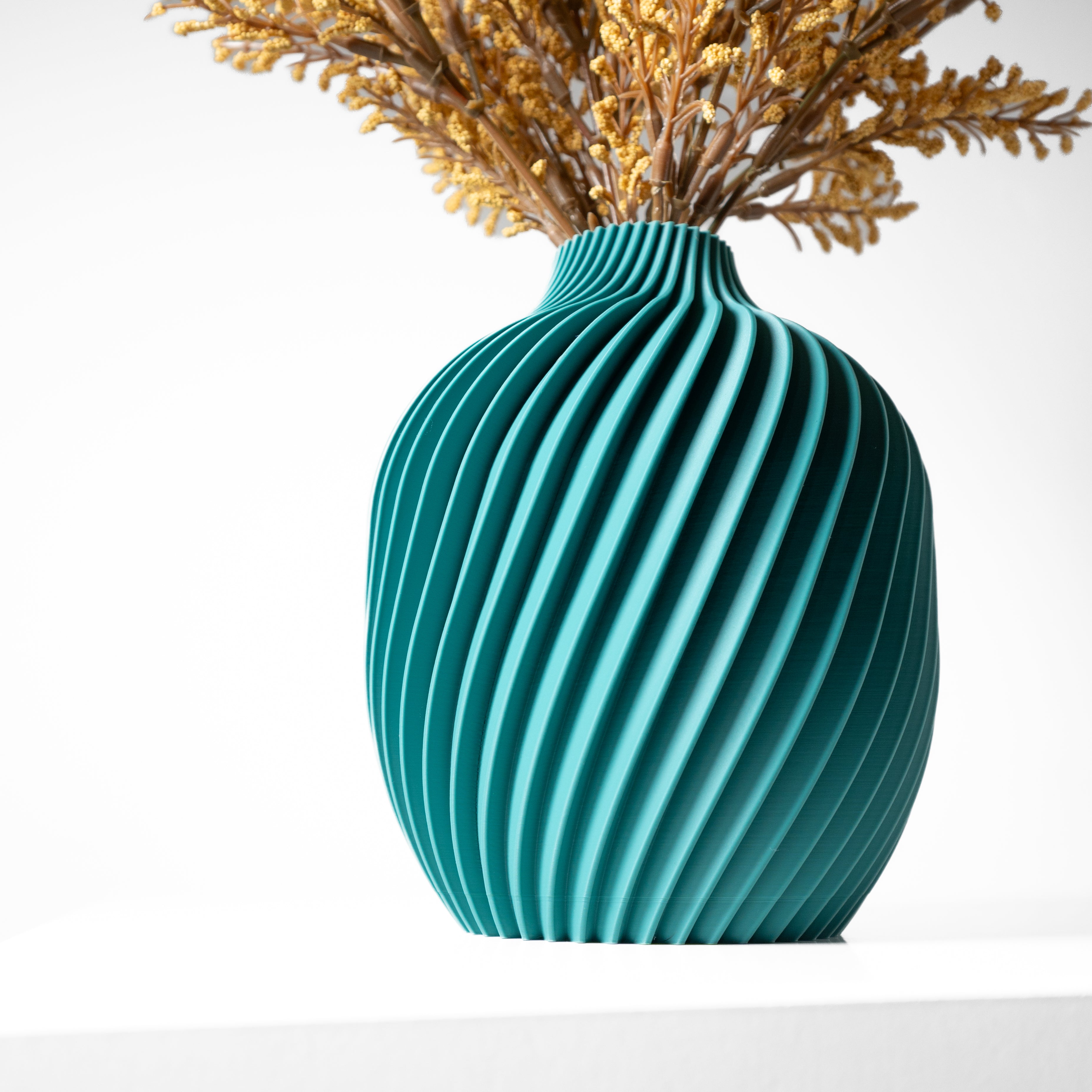 Kivan Vase