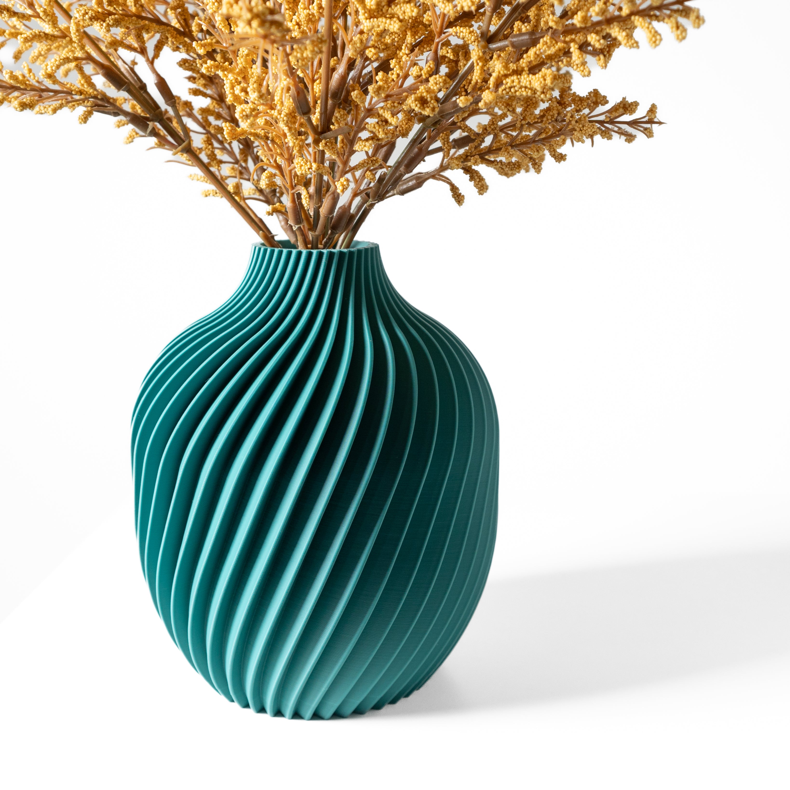 Kivan Vase