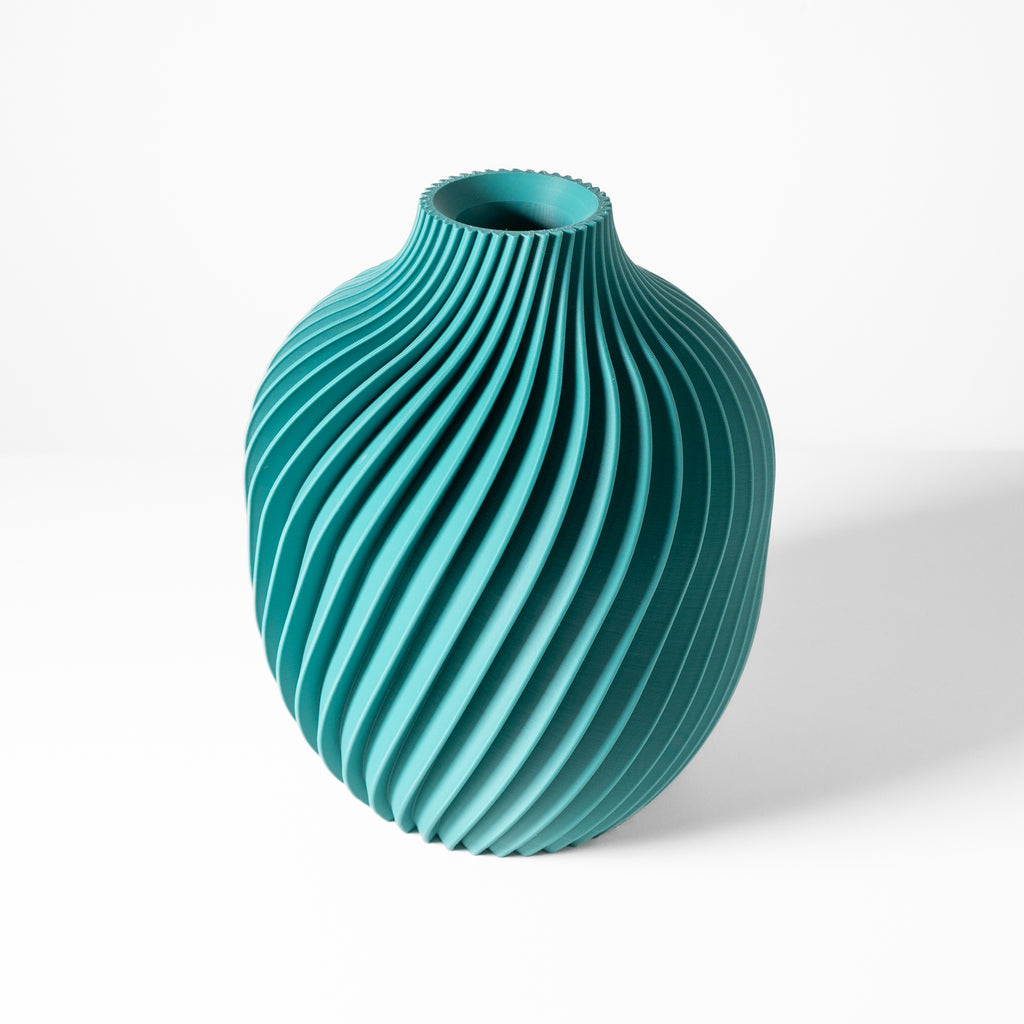 Kivan Vase