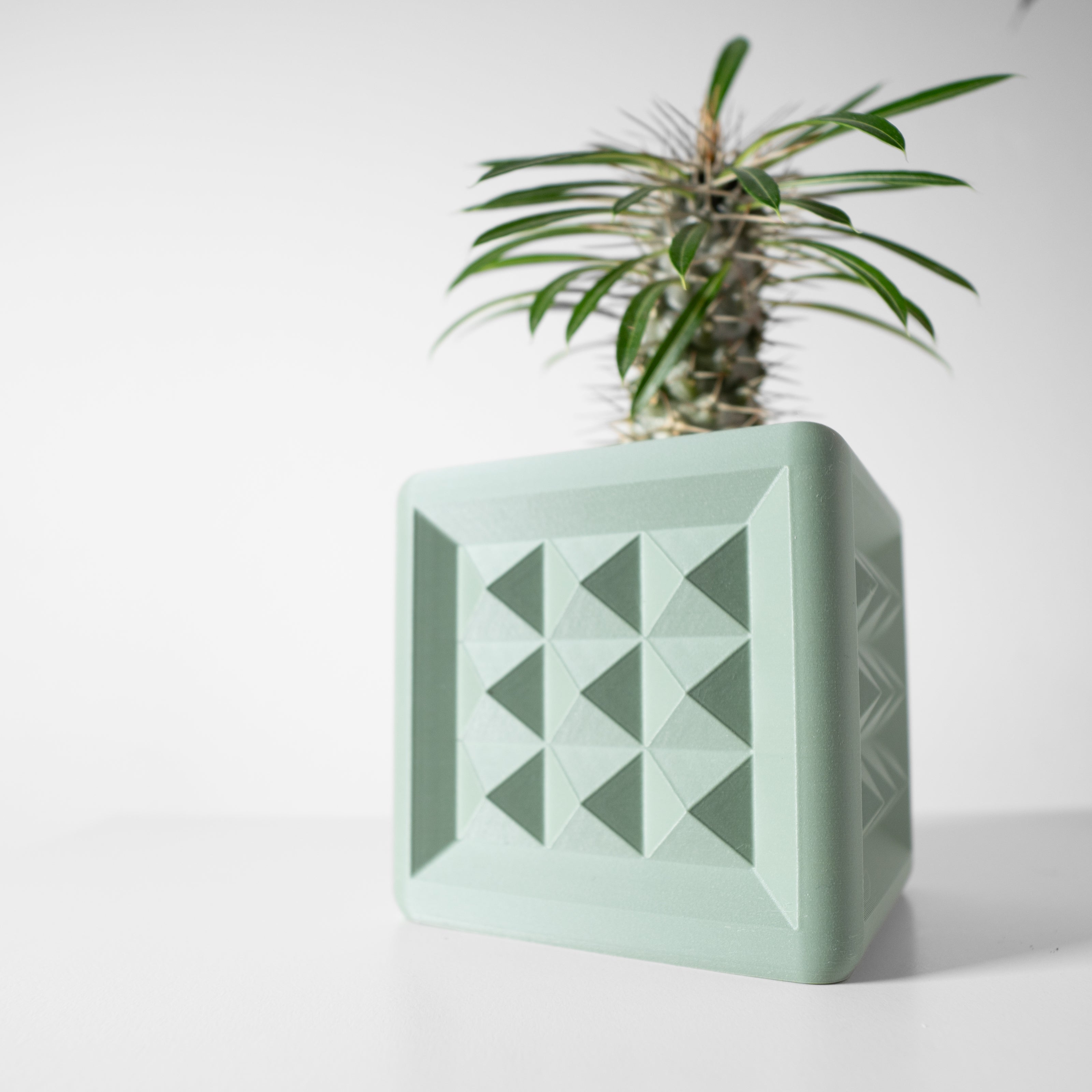 Novo Square Planter