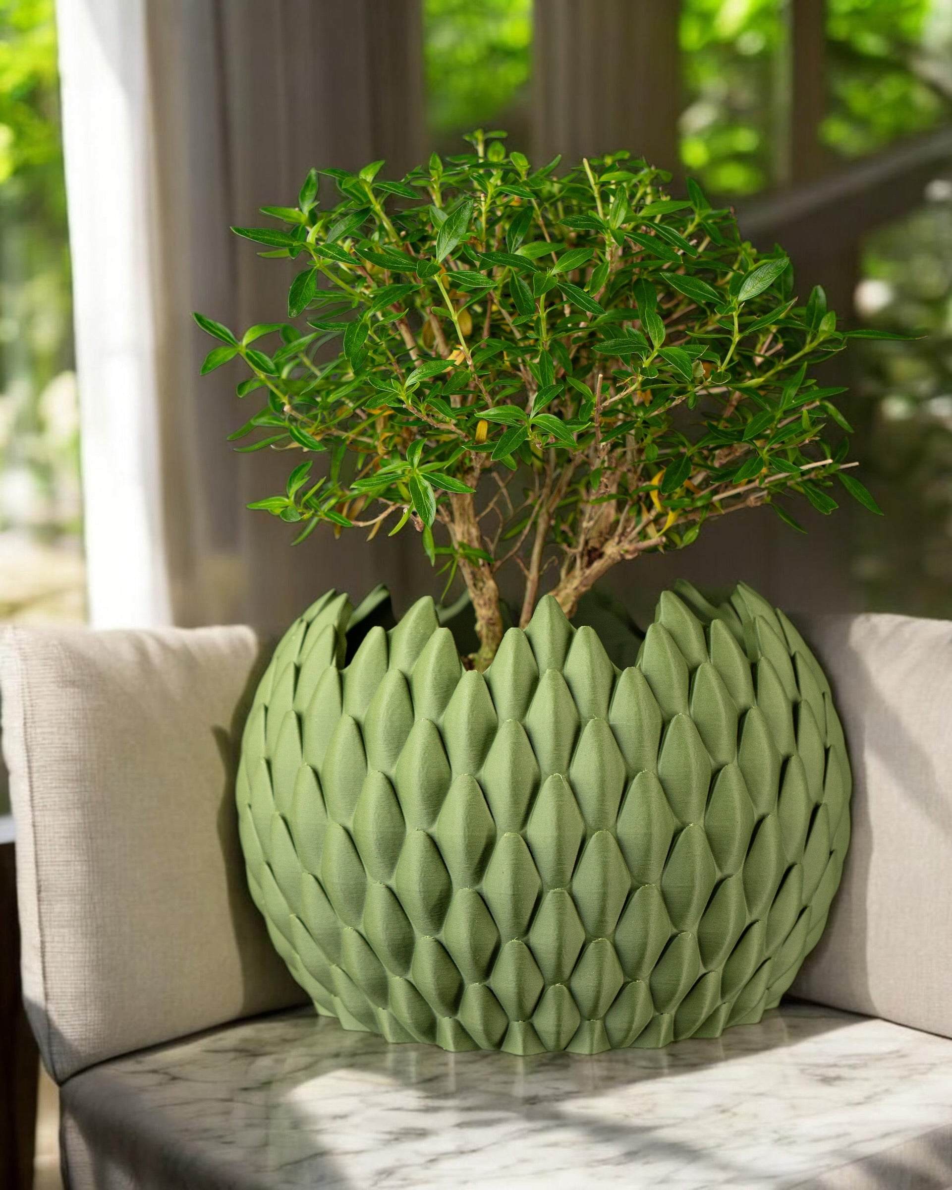 Dragonscale Planter Pot 02