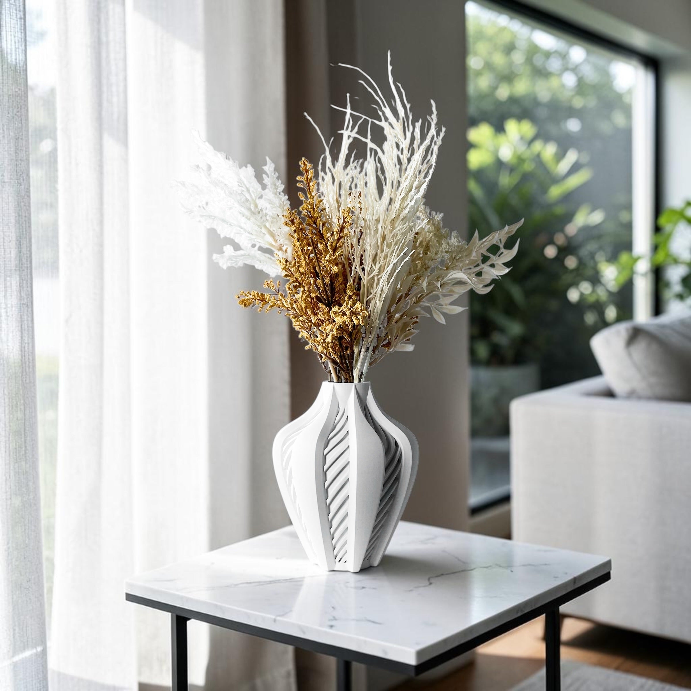 Elvox Vase