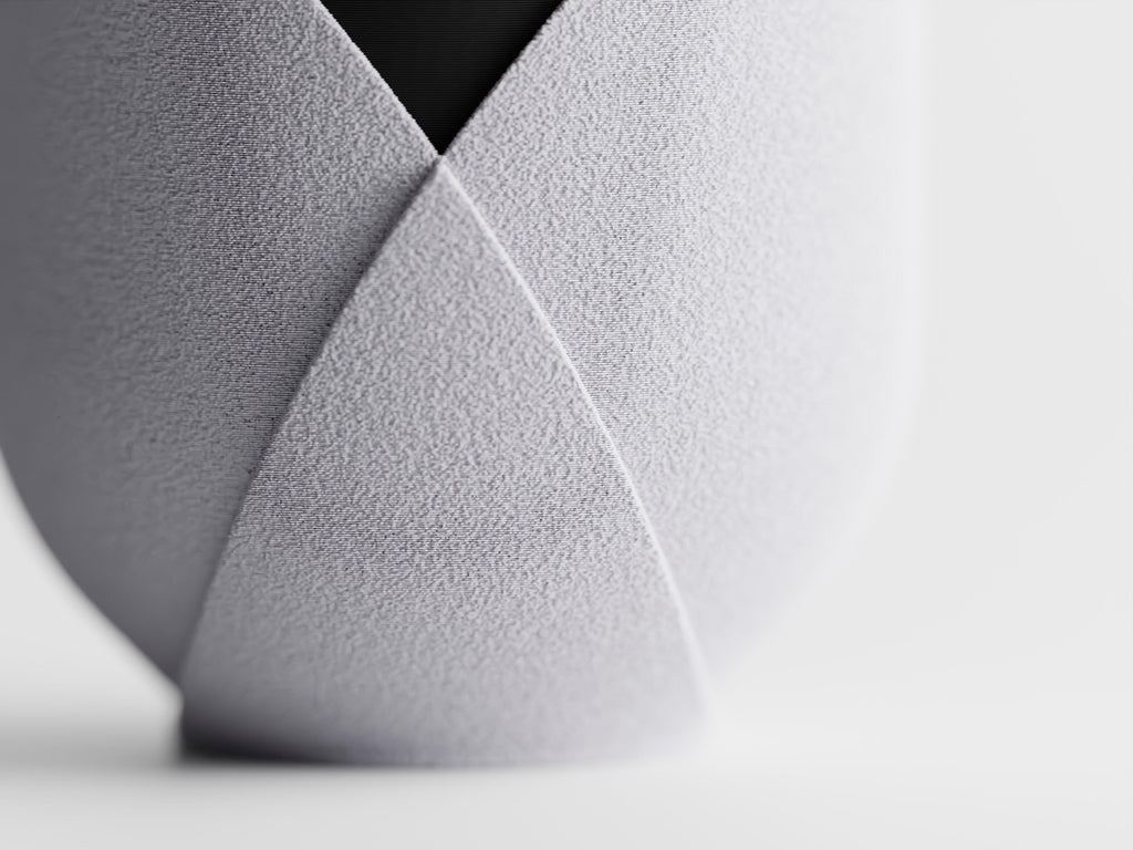 Elyndra – Wrapped in form. Defined by color.