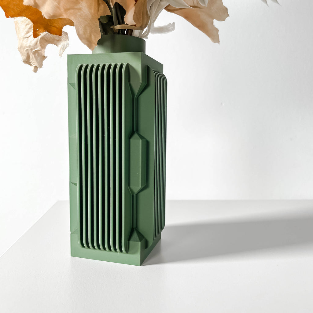 Guso Vase