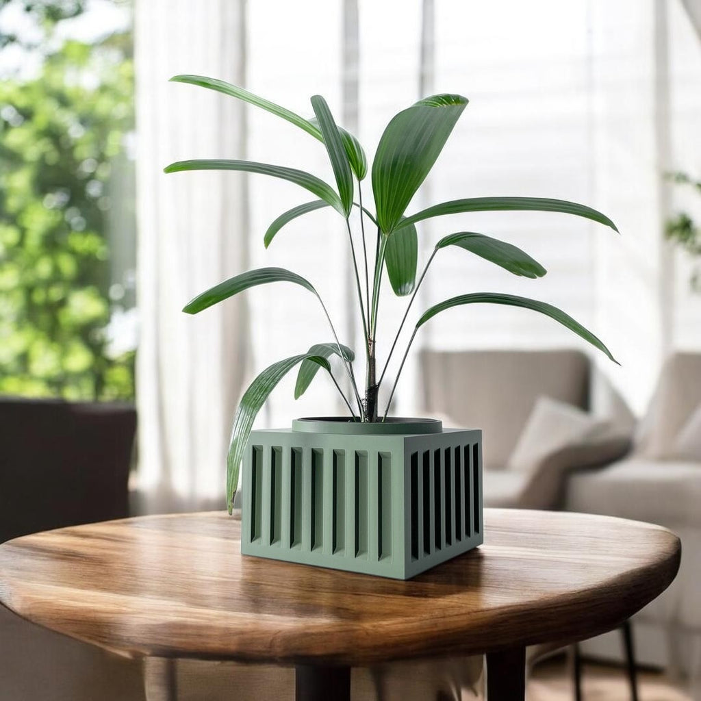 Larix Planter
