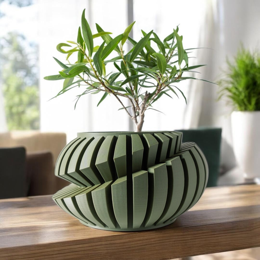 Luxira Planter Pot