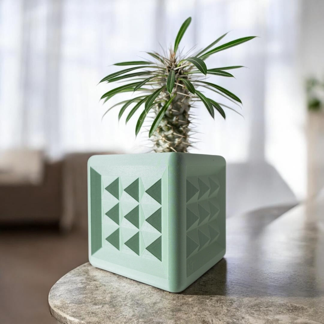 Novo Square Planter