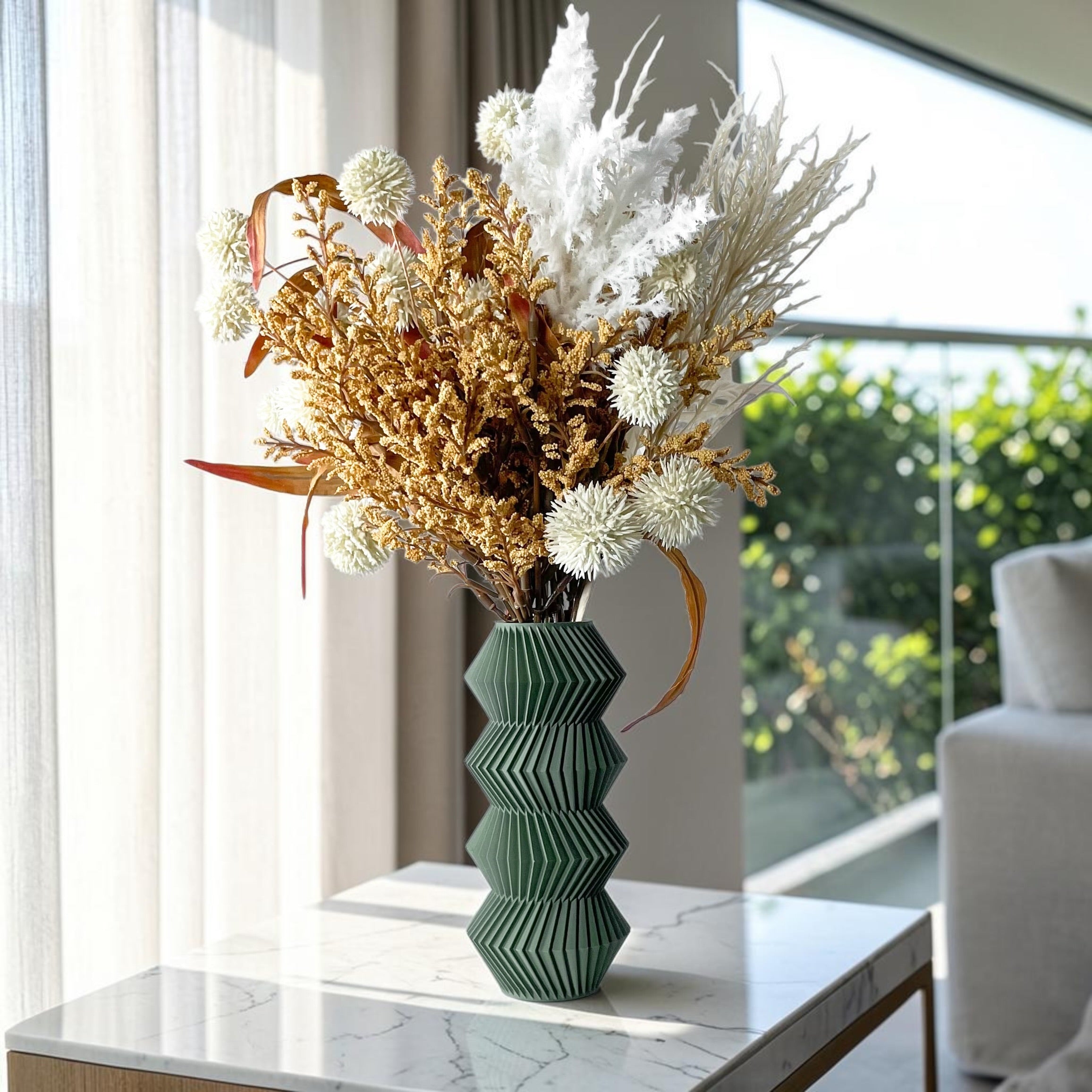 Quelo Vase