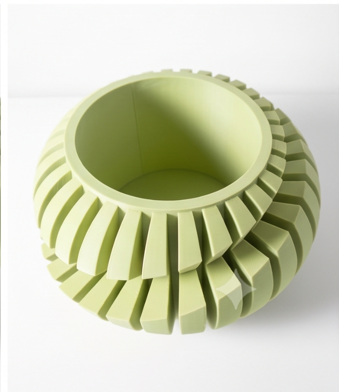 Luxira Planter Pot