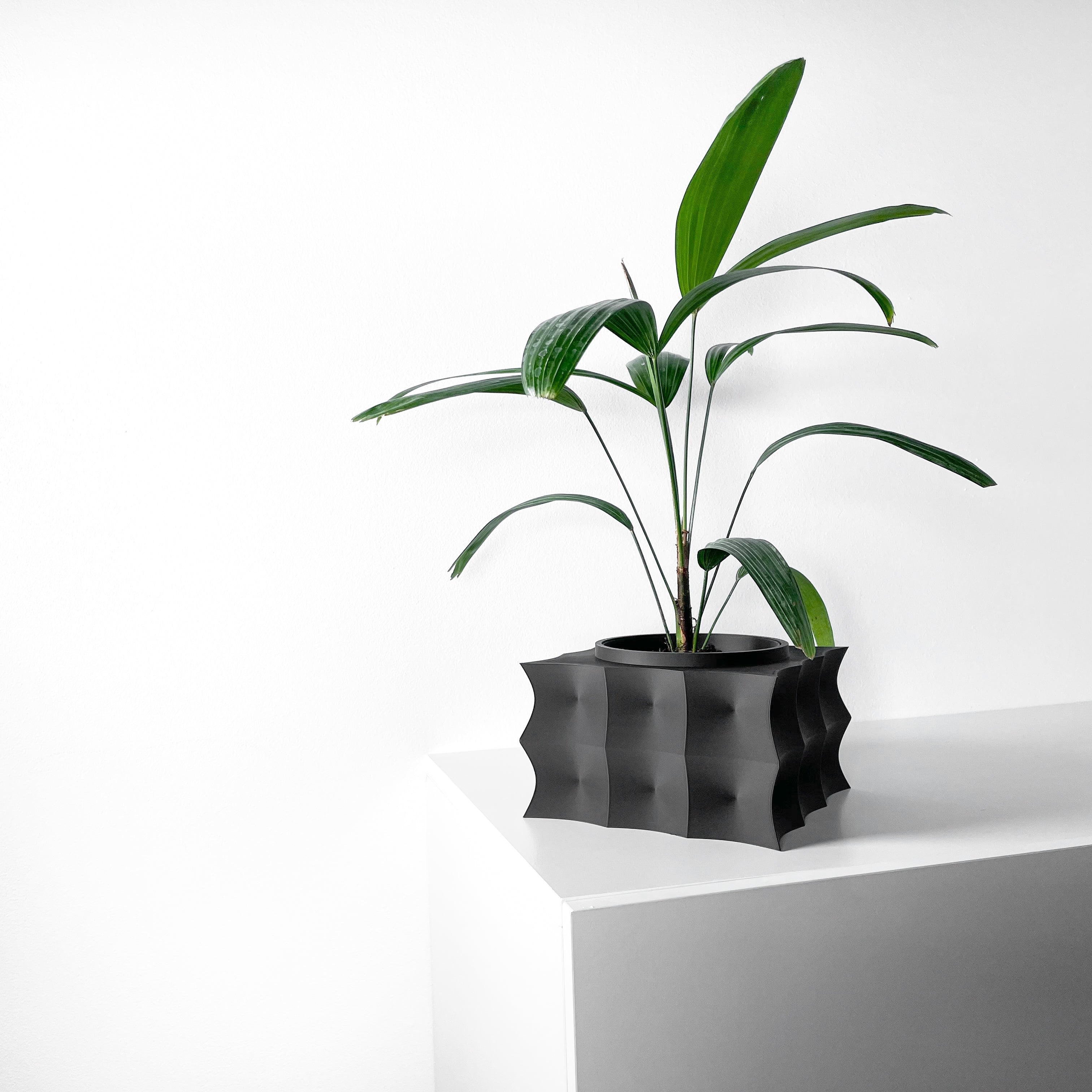 Averth Planter