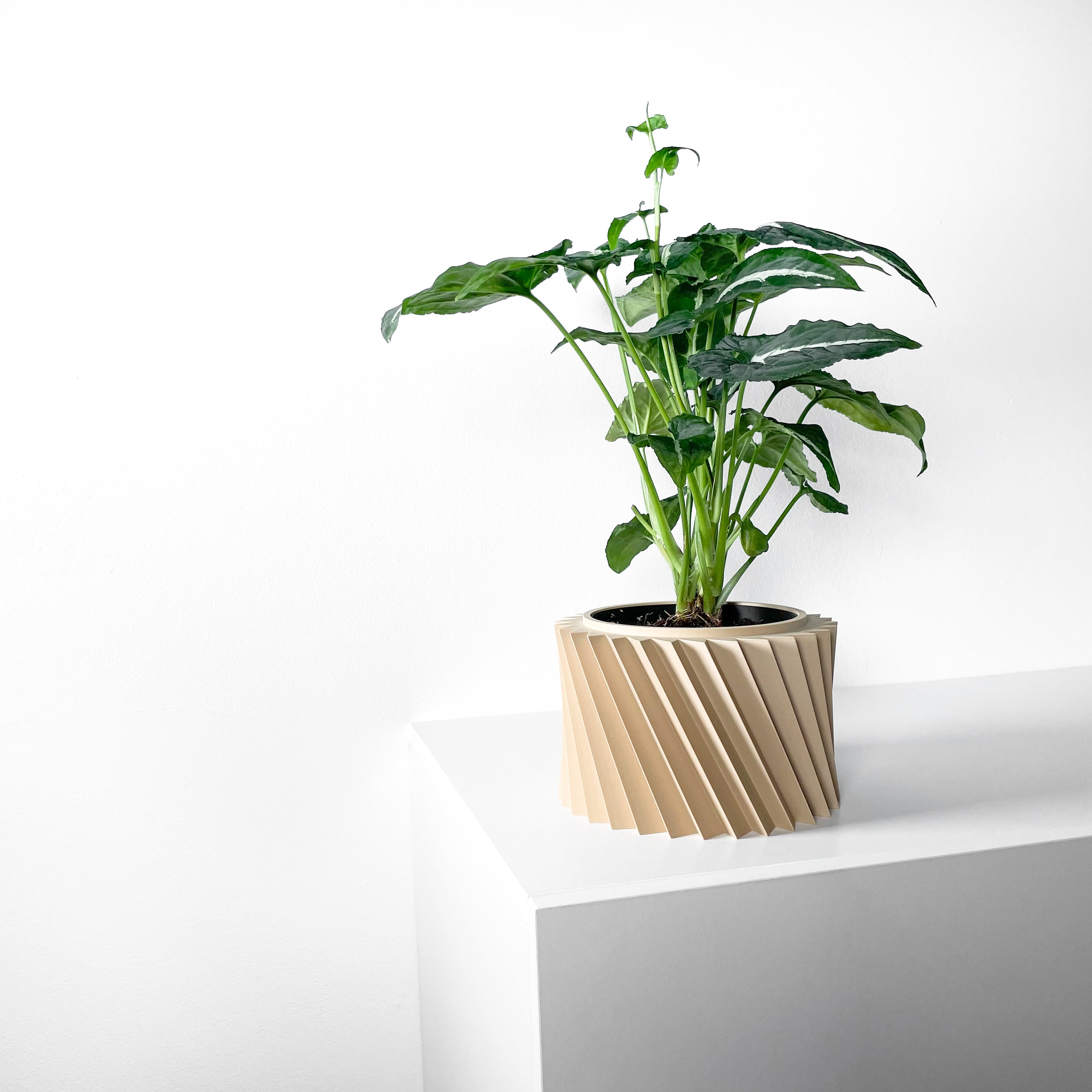 Wiron Planter