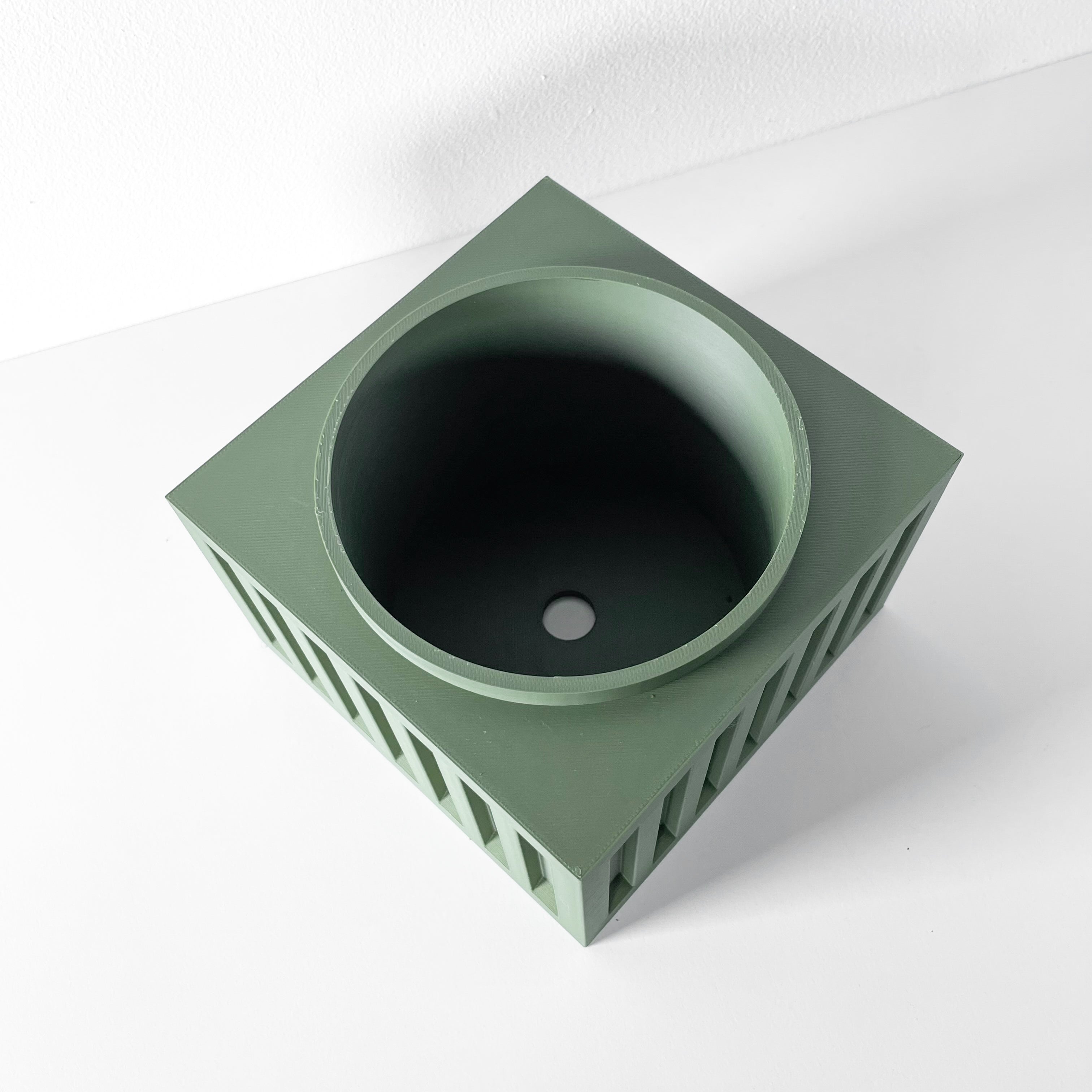 Larix Planter