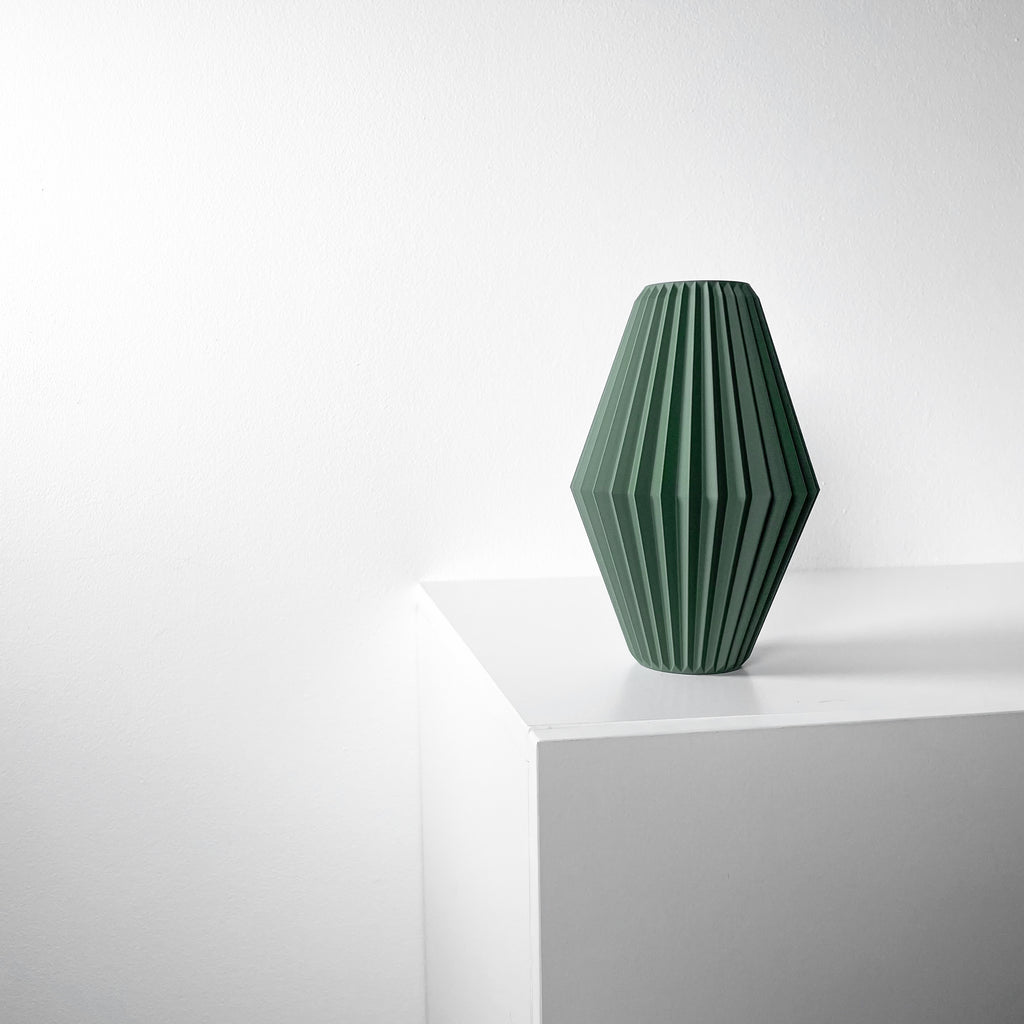 Hivara Vase