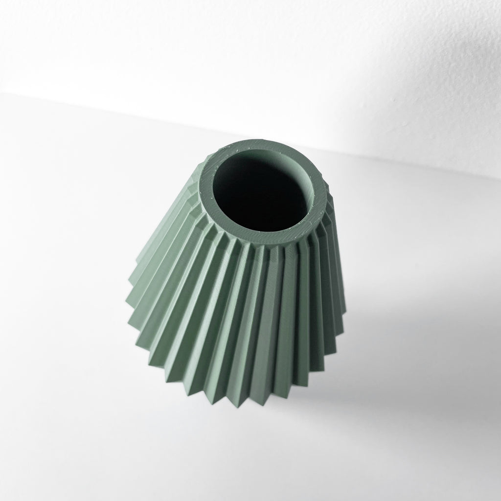 Hivara Vase