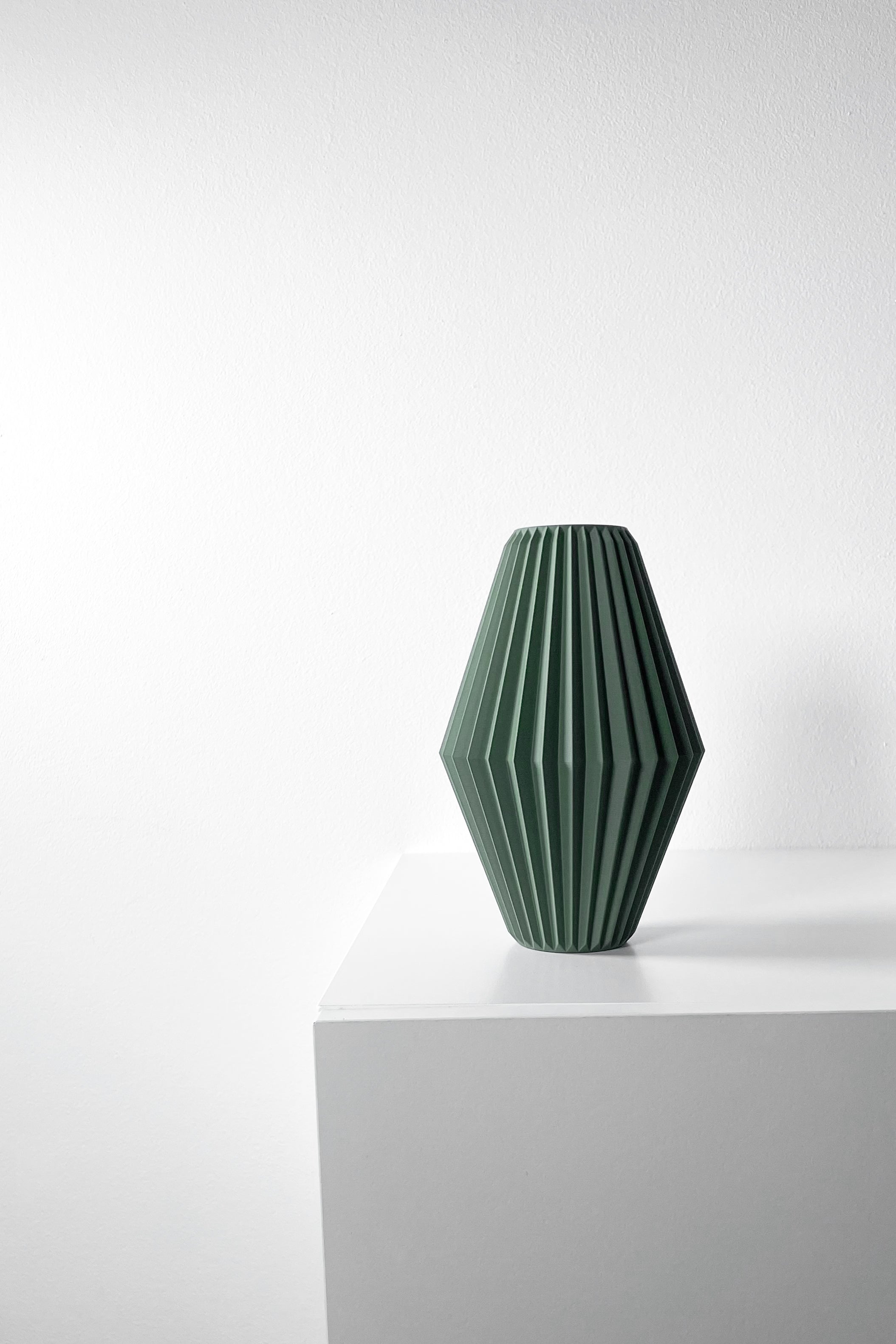 Hivara Vase