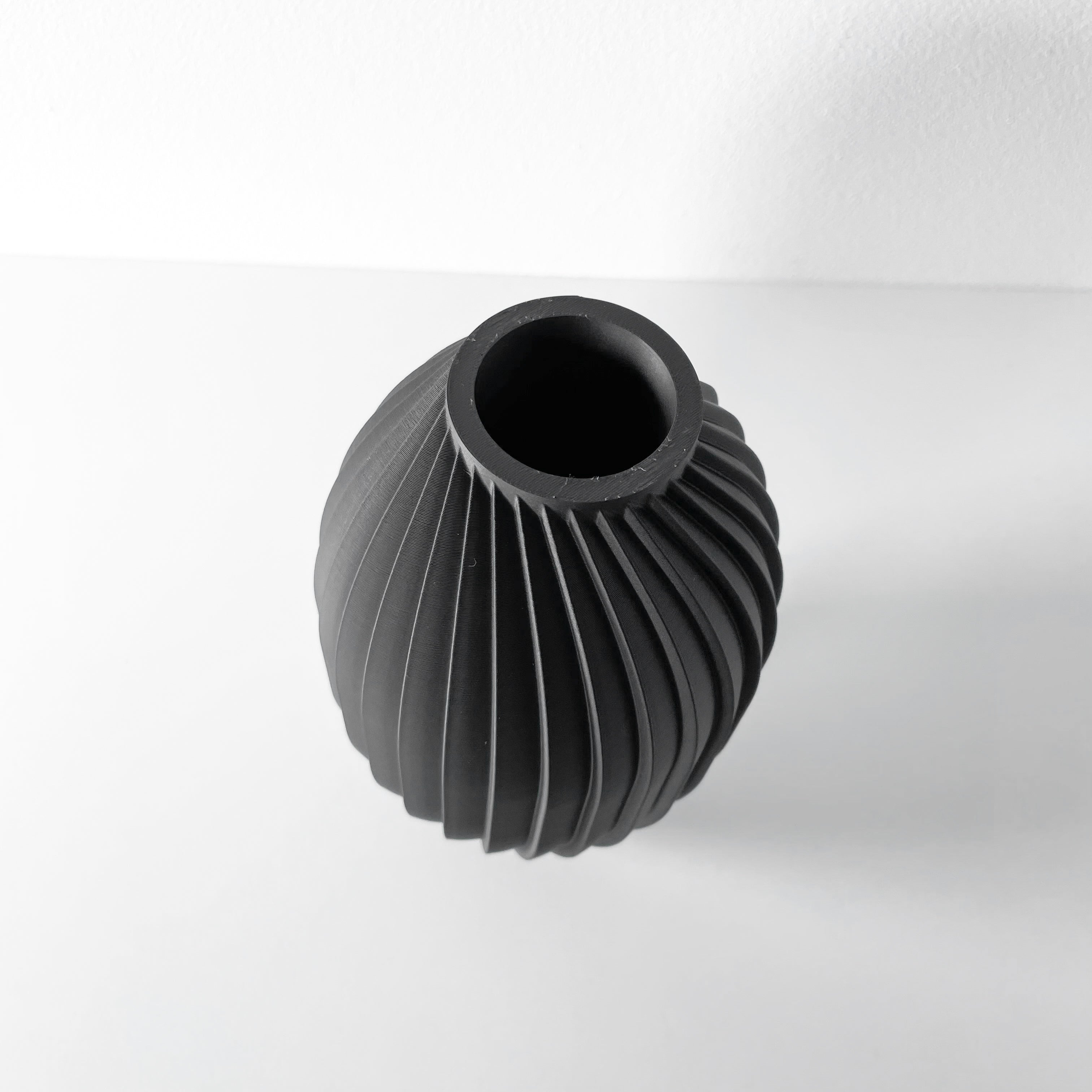 Tivano Vase