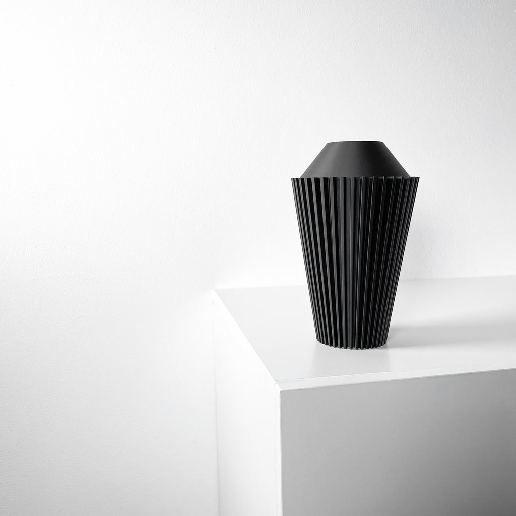 Riveno Vase