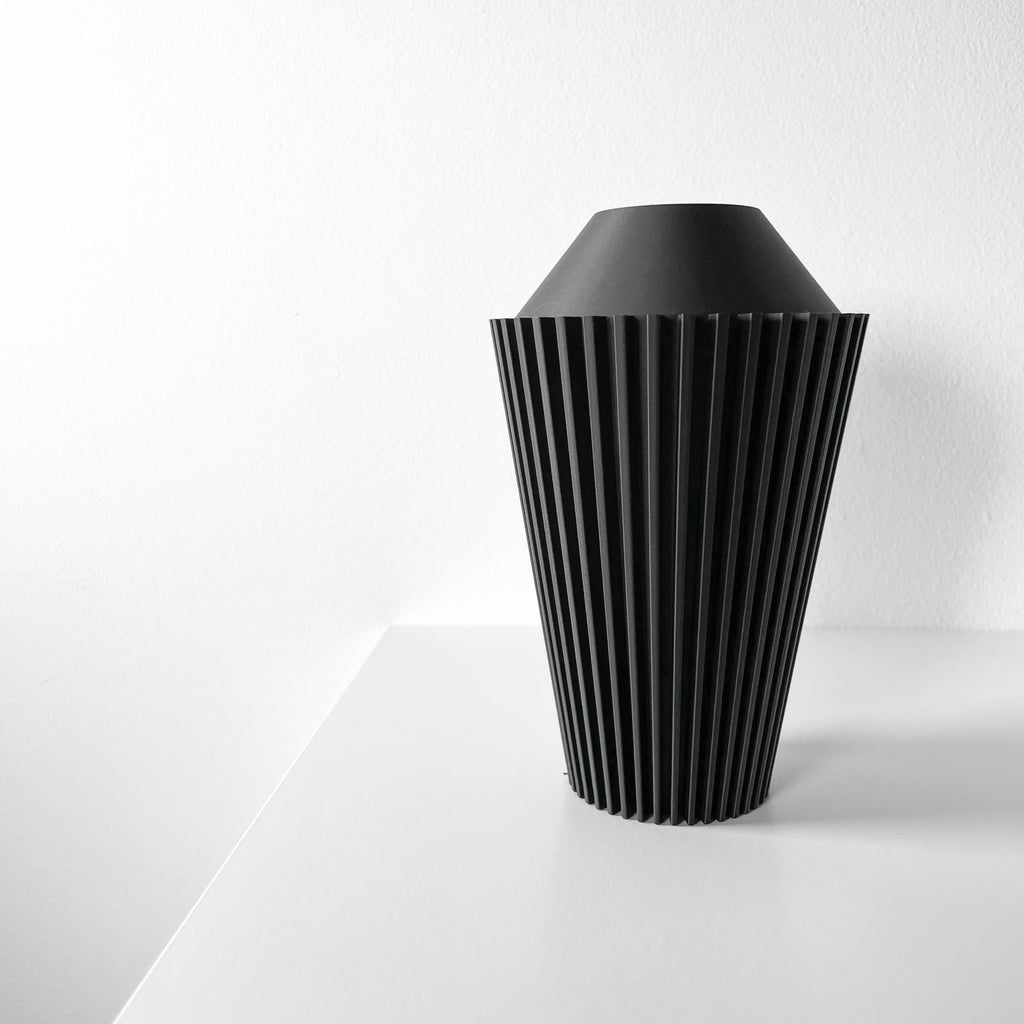 Riveno Vase
