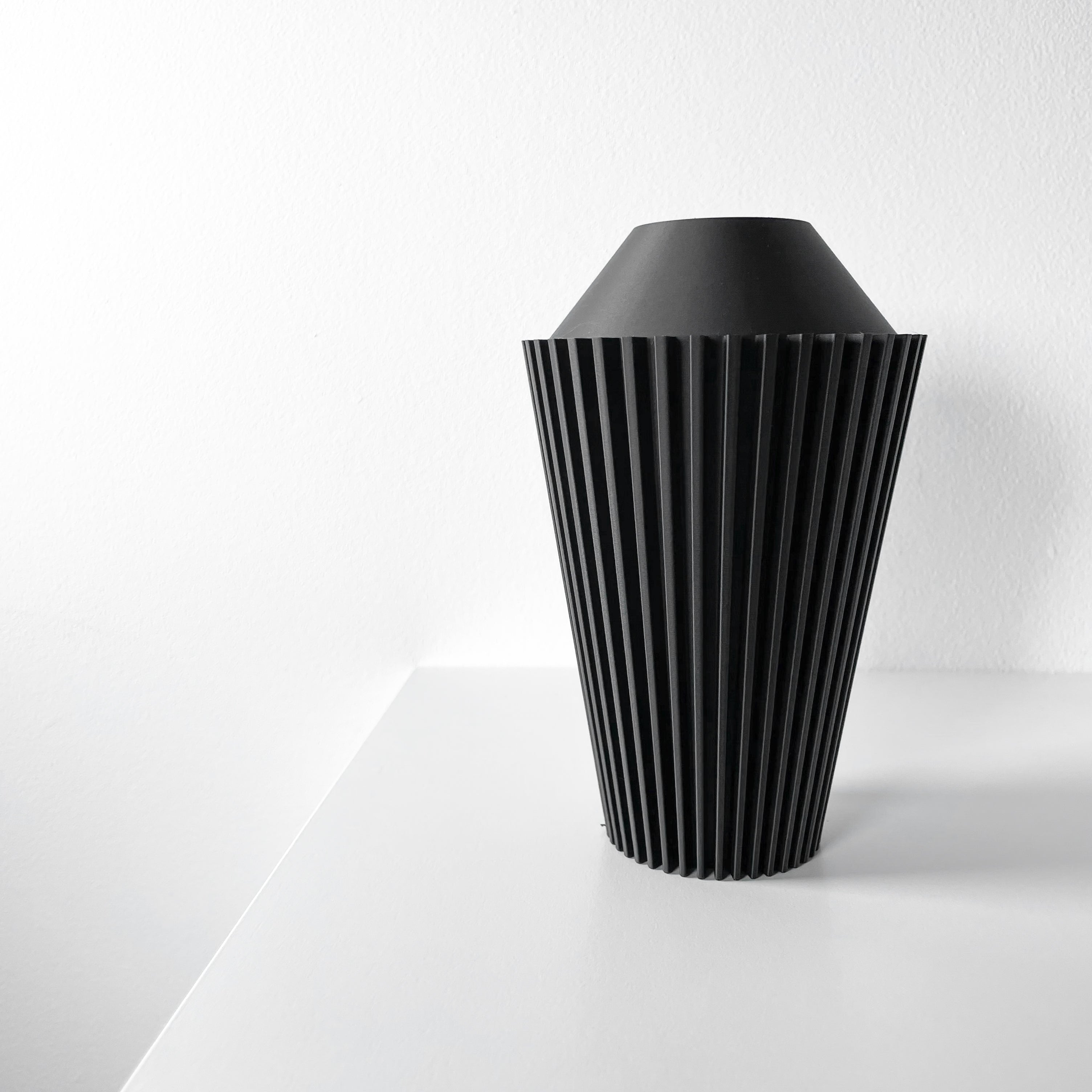 Riveno Vase